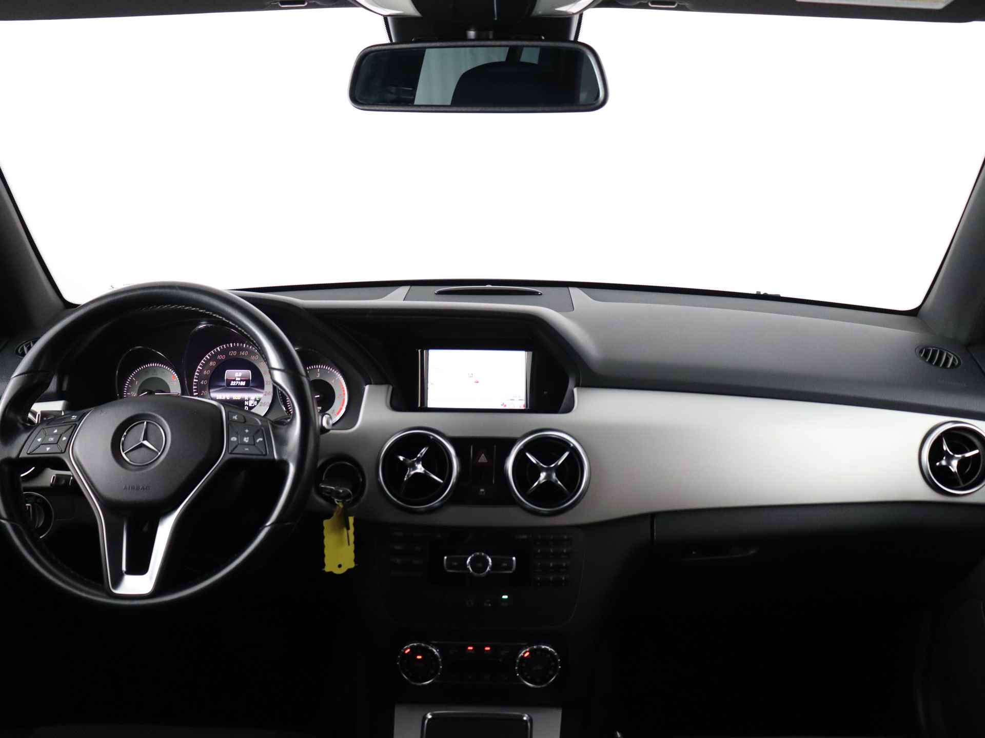 Mercedes-Benz GLK-Klasse 200 CDI Ambition (NL-Auto / Trekhaak / Climate / Cruise / 19 Inch / Navi / PDC V+A) - 8/61