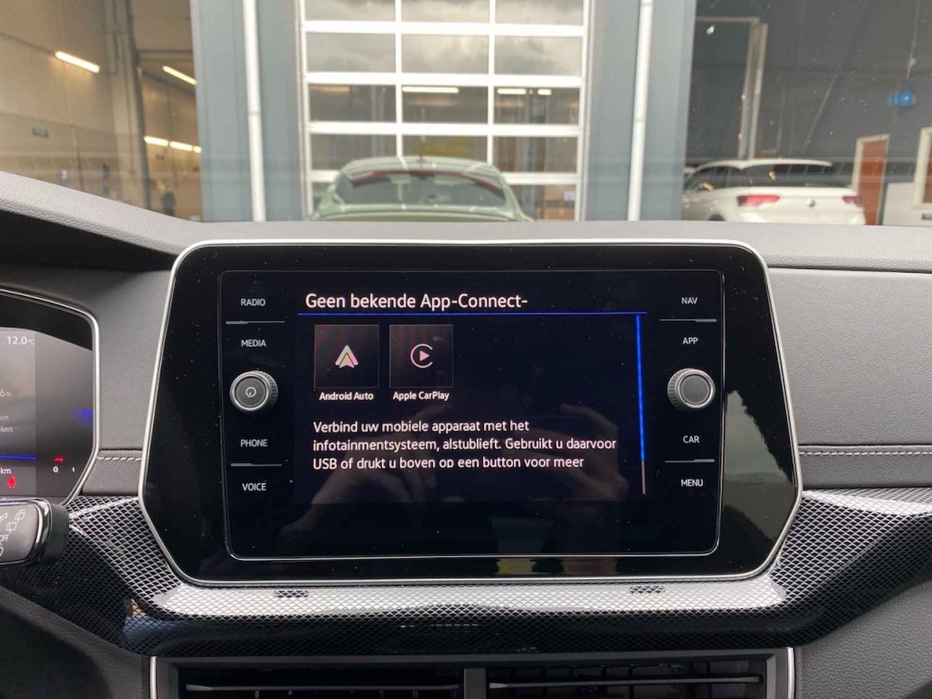 VOLKSWAGEN T-cross NIEUWE MODEL!! 1.0 TSI R-LINE CAMERA/CARPLAY/STOELVERW/ACC - 20/23