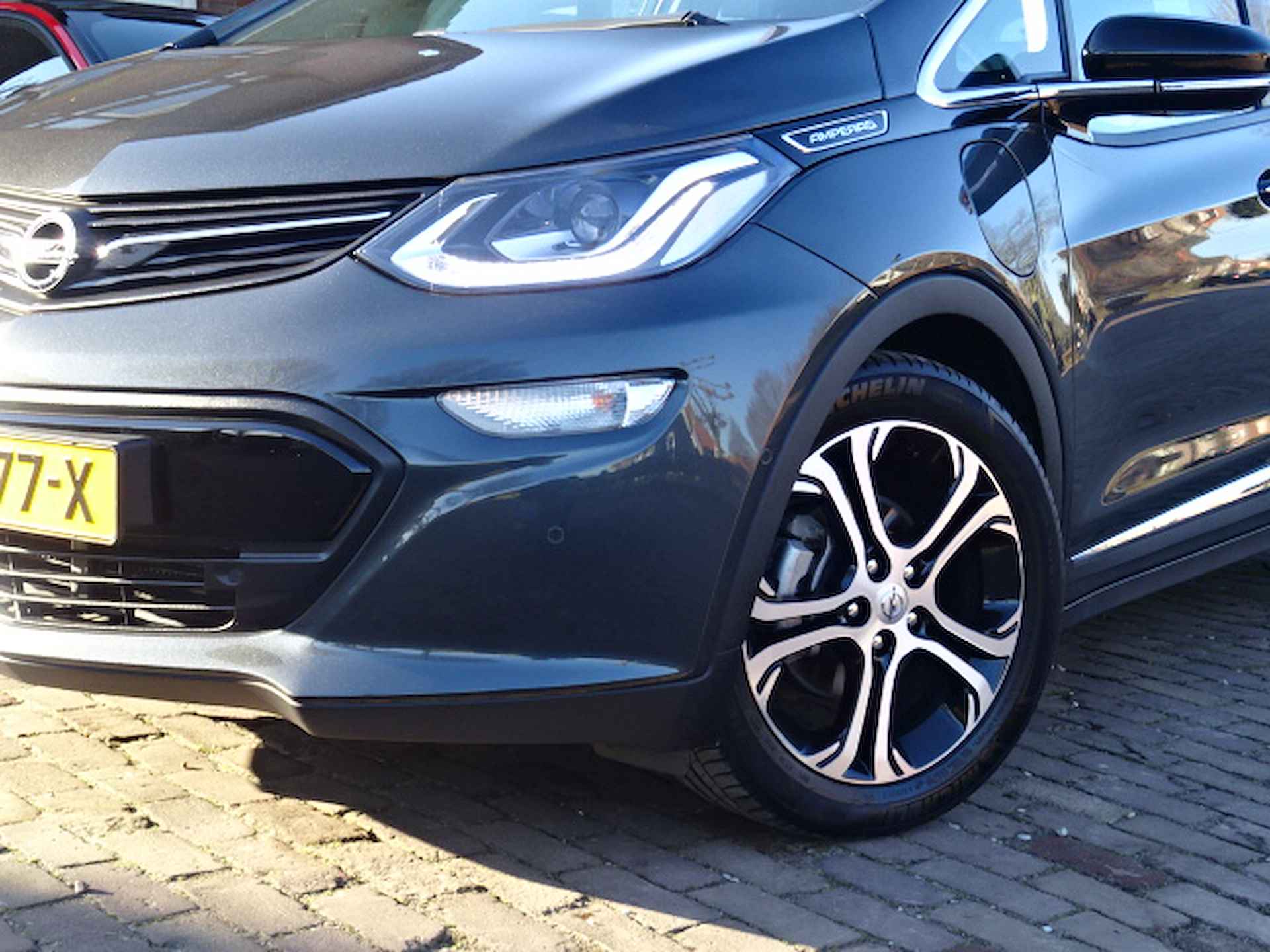 Opel Ampera-E 60-kWh 204PK Launch Executive + 17"/ Leder/ Camera/ App-Connect/ Clima/ NL auto - 2/49