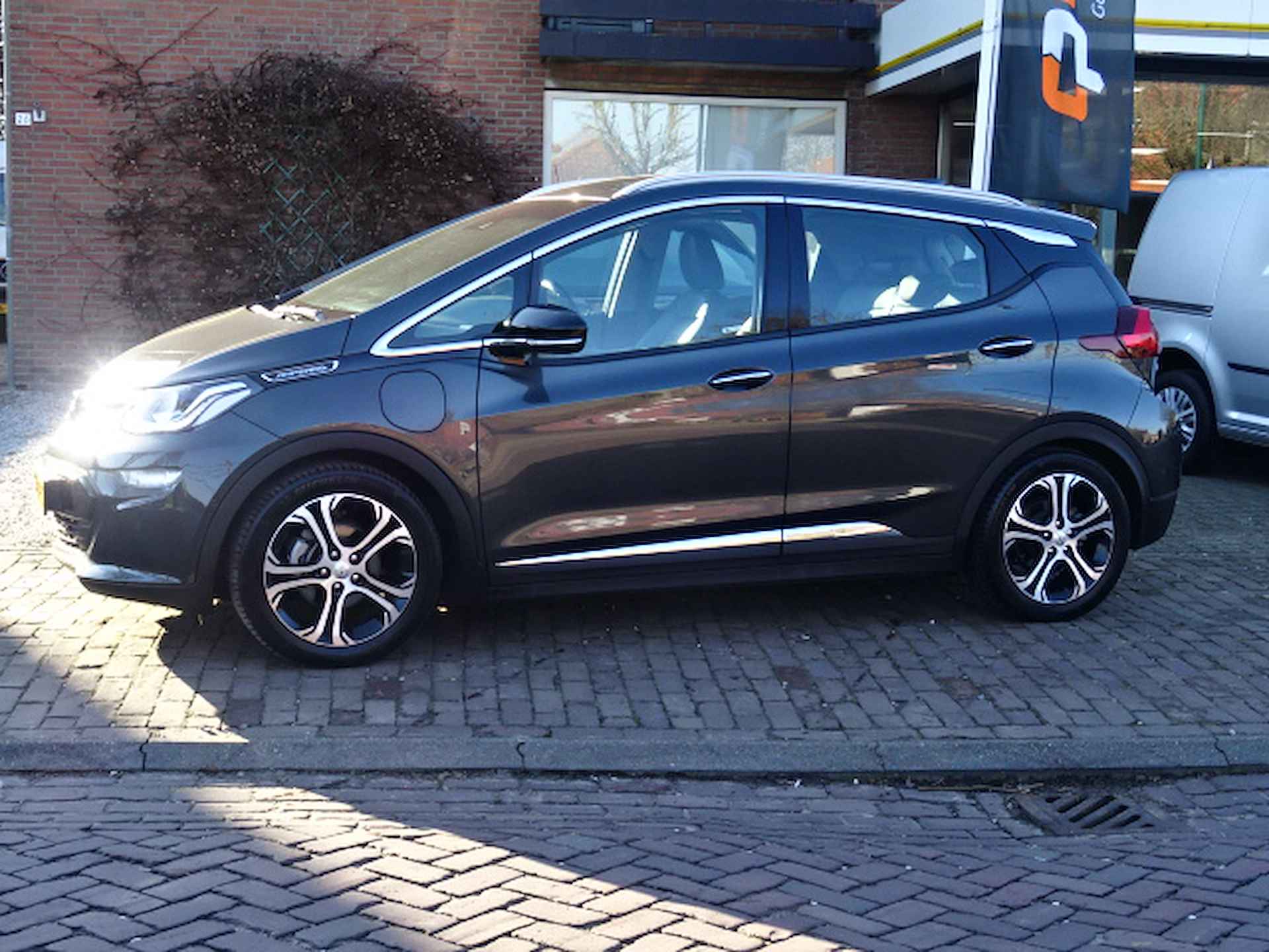 Opel Ampera-E 60-kWh 204PK Launch Executive + 17"/ Leder/ Camera/ App-Connect/ Clima/ NL auto - 4/49