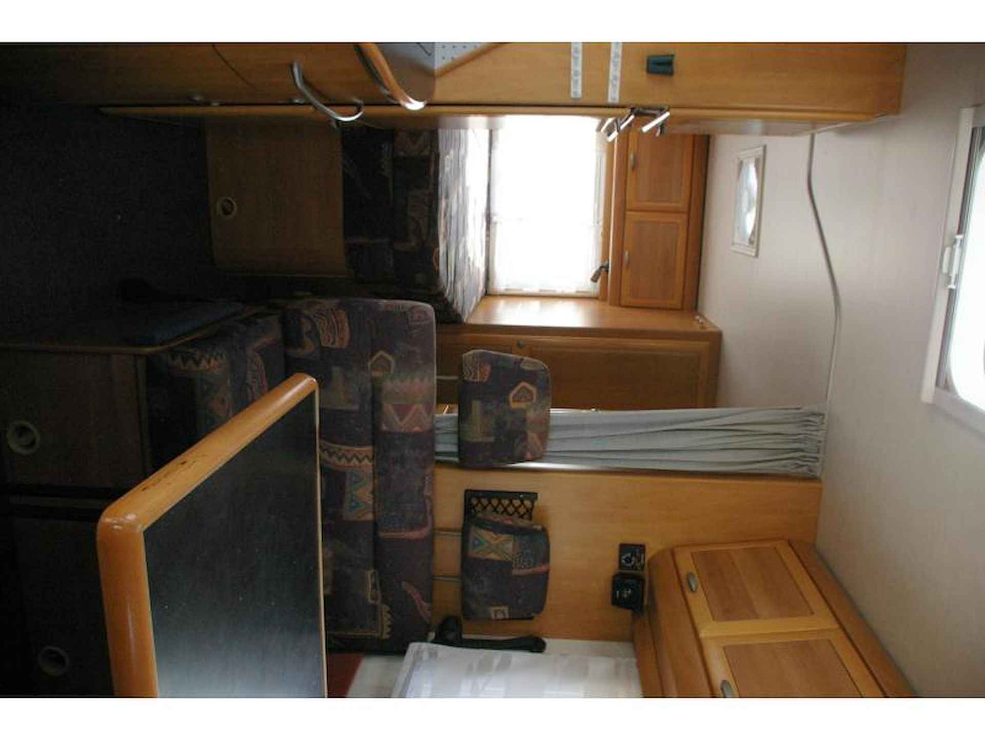 Hymer B654  Treinzit, fransbed,hefbed - 11/14