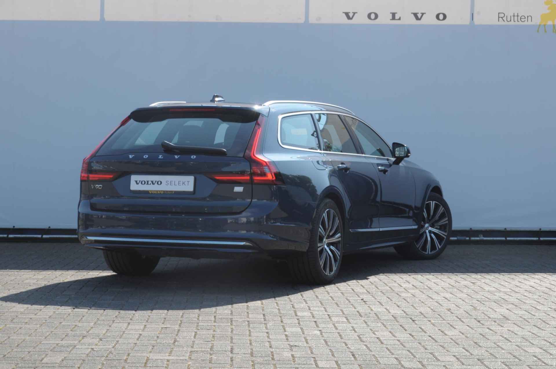 Volvo V90 T6 350PK Automaat Recharge AWD Plus Bright / Adpatieve cruise control/ BLIS/ Elektrische stoelen/ Harman Kardon audio/ Stoel en stuurwielverwarming/ Parkeersensoren met camera - 5/39