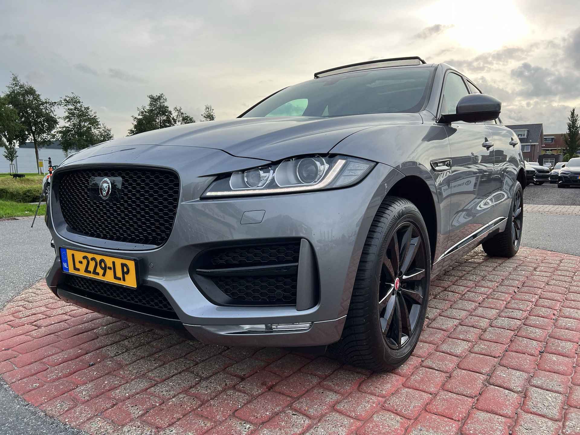 Jaguar F-Pace 3.0d AWD 300 pk Prestige R sport | Meridian Audio | Panodak | Navi | - 8/30