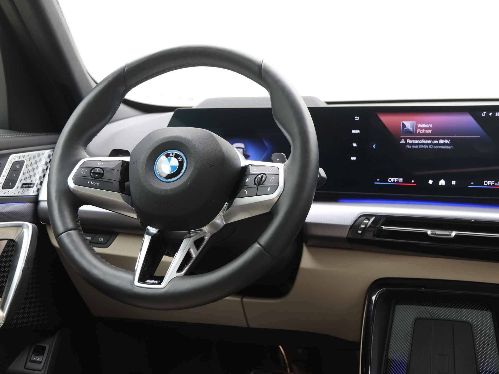 BMW iX1 eDrive20 67 kWh - 3/28