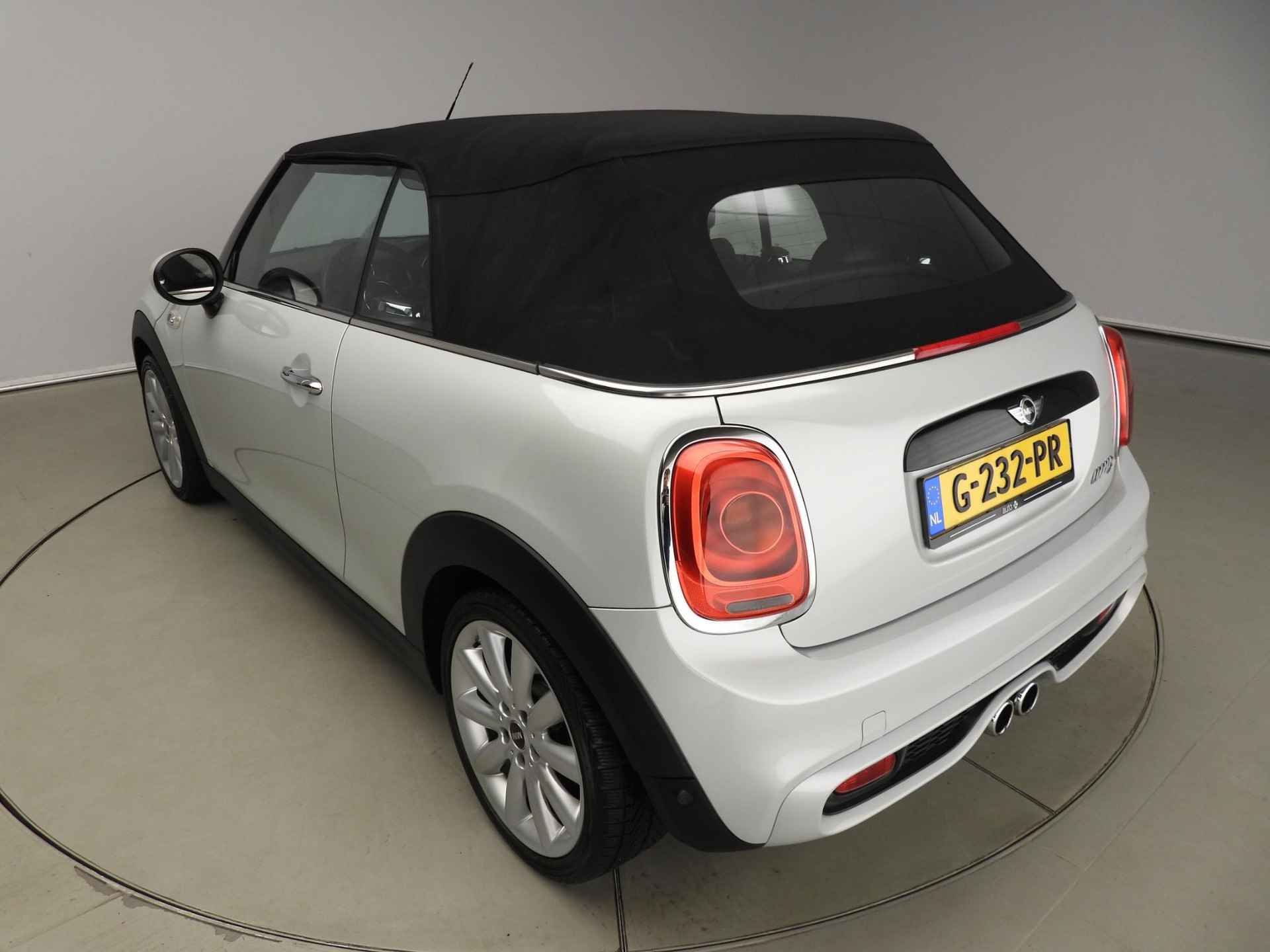 Mini Cabrio 2.0 Cooper S Chili Serious Business Automaat / Climate / PDC / LED / Cruise control / Sportstoelen - 30/40