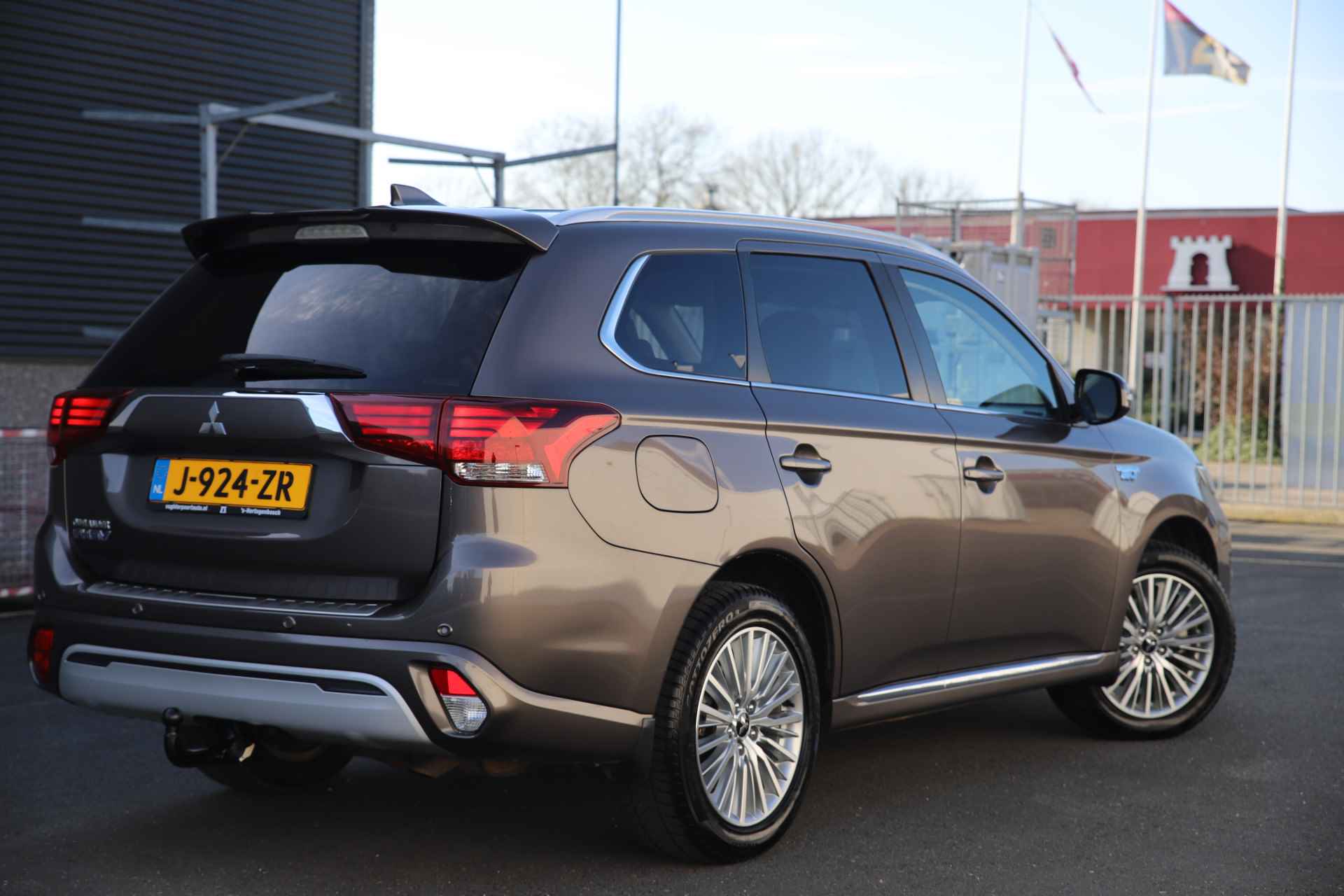 Mitsubishi Outlander 2.4 PHEV 4WD Premium/EV/Leder/Trekhaak/LED/Carplay - 22/41