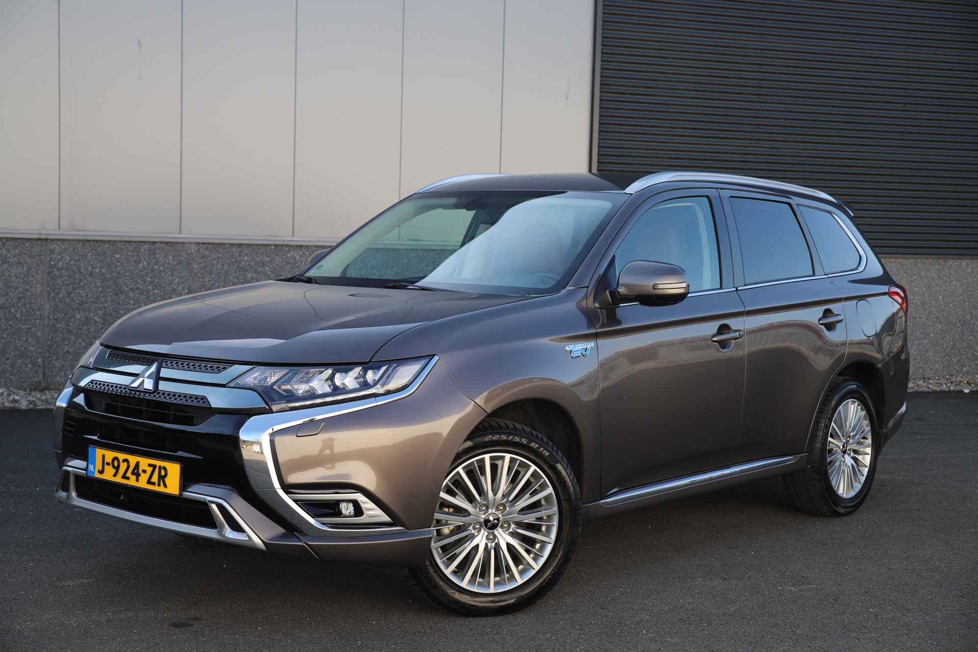 Mitsubishi Outlander 2.4 PHEV 4WD Premium/EV/Leder/Trekhaak/LED/Carplay - 14/41