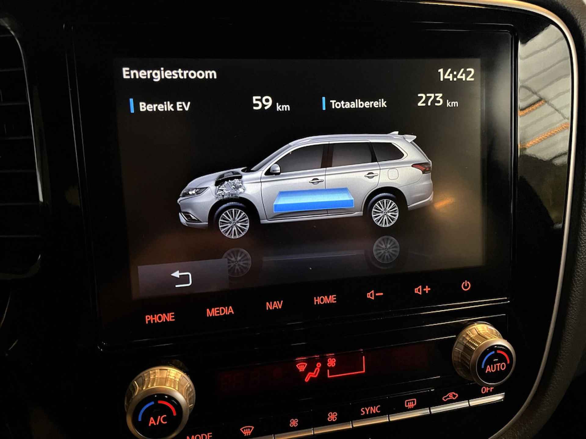 Mitsubishi Outlander 2.4 PHEV 4WD Premium/EV/Leder/Trekhaak/LED/Carplay - 15/41