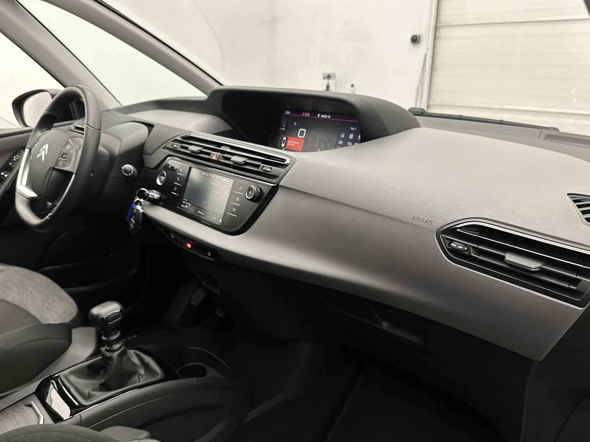 Citroen Grand C4 SpaceTourer MPV Business 130 pk | Navigatie | Achteruitrijcamera | Parkeersensoren Voor en Achter | 2 Zitplaatsen op Derde Rij | LED Dagrijverlichting | Keyless Start | Dodehoek Detectie | Climate Control | Cruise Control | 17" Lichtmetalen Velgen | Apple Carplay/Android Auto | - 14/33