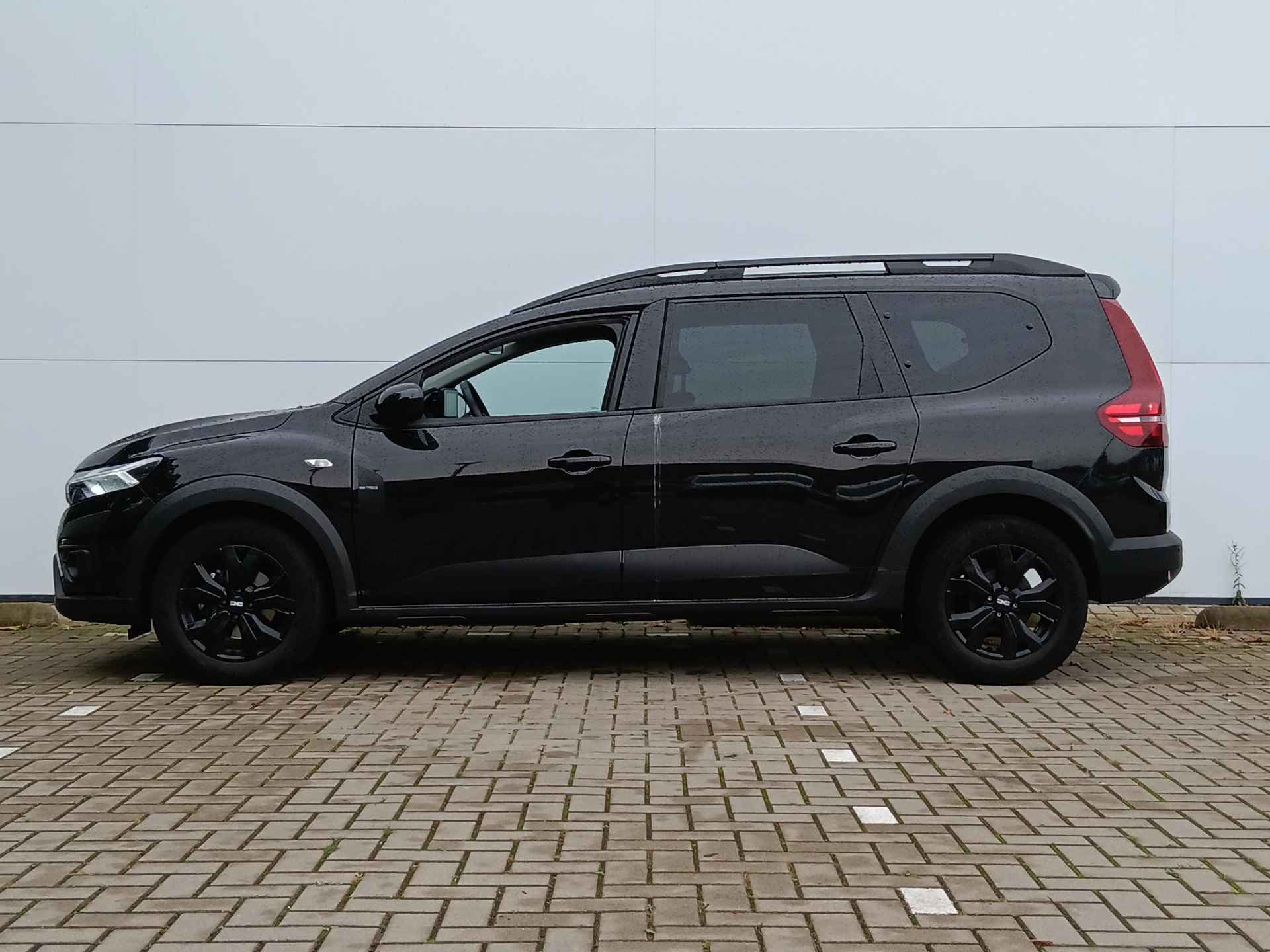 Dacia Jogger 1.0 TCe 110 Extreme 7p. Climate Control / Navigatie / Parkeersensoren + Camera / Dakrail Mulifunctioneel / Lichtmetalen Velgen / Privacy Glass - 14/34