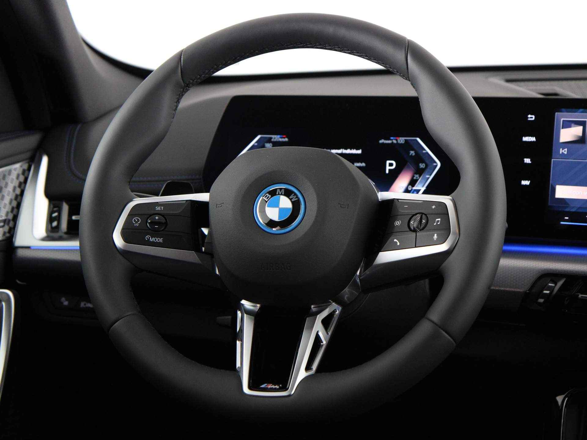 BMW iX1 eDrive20 67 kWh - 3/27