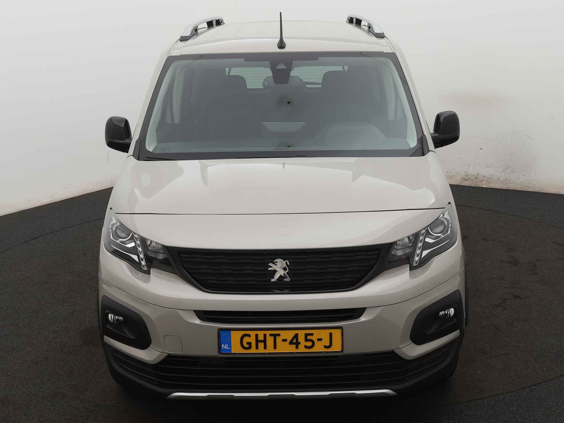 Peugeot Rifter Long 1.2 Puretech Long GT-Line 7p. Ingepland voor nieuwe bodemverlaging t.b.v. rolstoelvervoer (Prijs incl. bodemverlaging) - 23/39