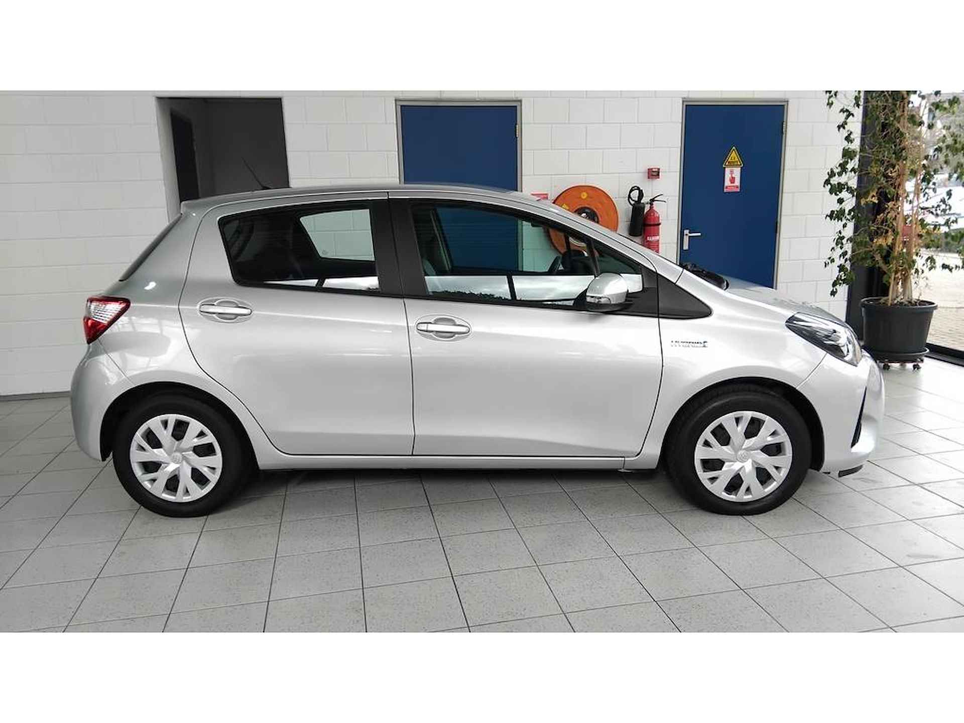 Toyota Yaris 1.5 Hybrid Active Apple-Carplay Camera Stoelverw - 2/23