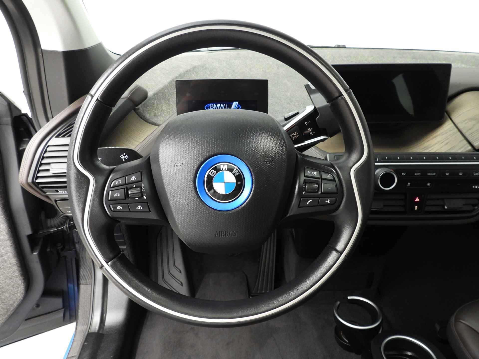 BMW i3 Business Edition Plus 120Ah 42 kWh LED / Leder / Navigatie / Schuifdak / Stoelverwarming / DAB / Alu 20 inch - 7/33