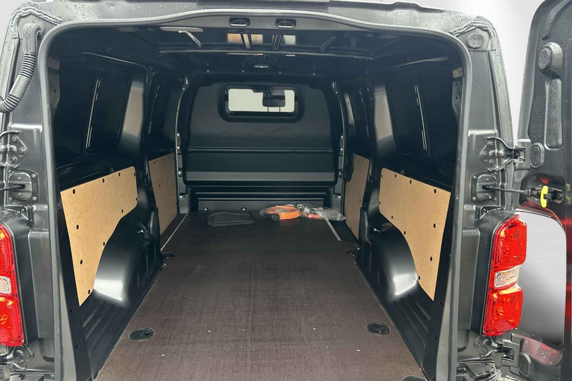 Toyota PROACE Long Worker CHALLENGER 75KWH ELECTRIC 3-PERS AIRCO PARK-SENSOREN BETIMMERING NL-AUTO - 13/15