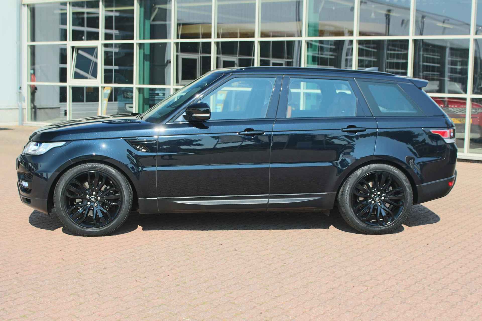 LAND ROVER Range Rover Sport 3.0 TDV6 258pk HSE Dynamic / InControl Touch Pro / NW €122.500 - 4/73