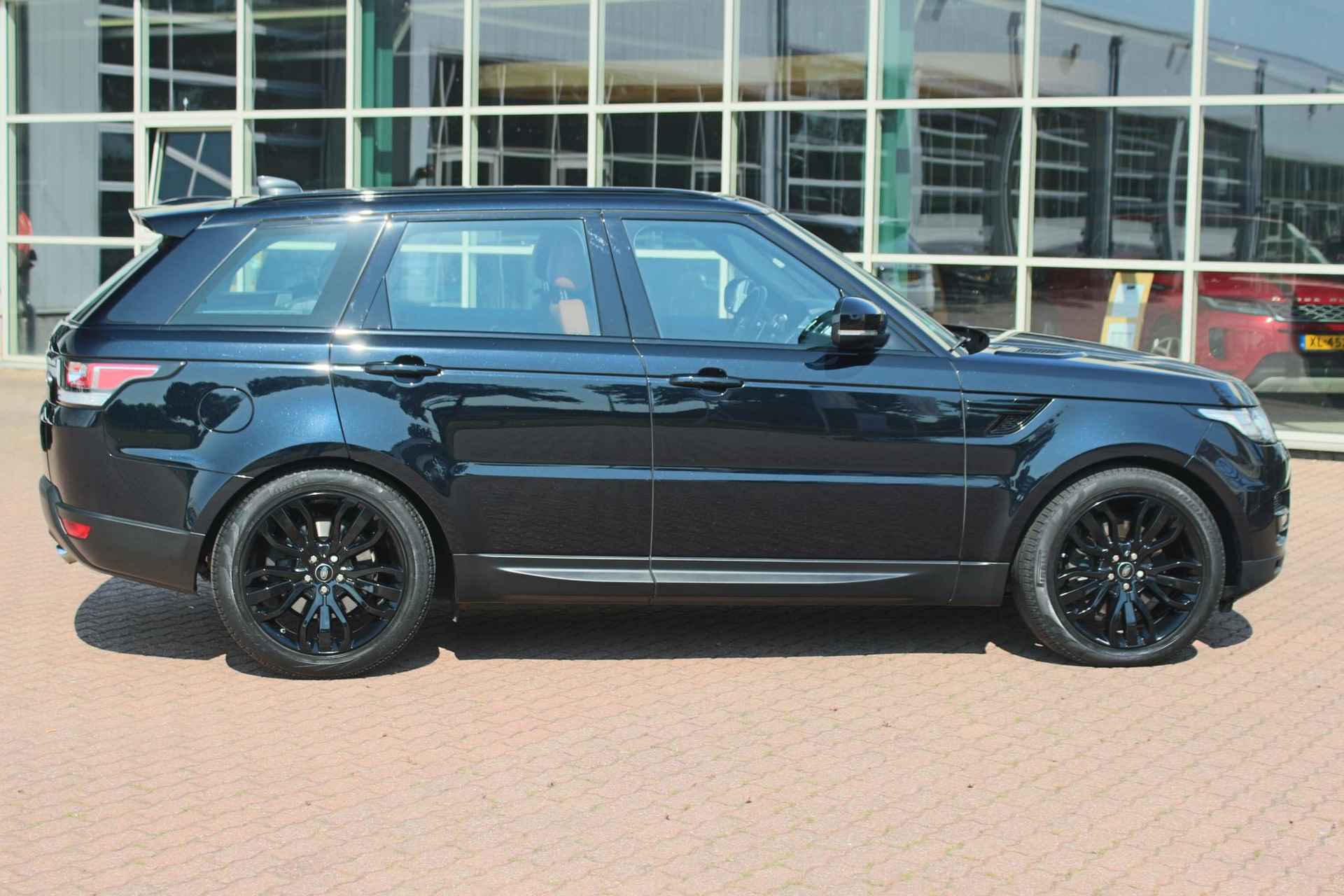 LAND ROVER Range Rover Sport 3.0 TDV6 258pk HSE Dynamic / InControl Touch Pro / NW €122.500 - 5/73