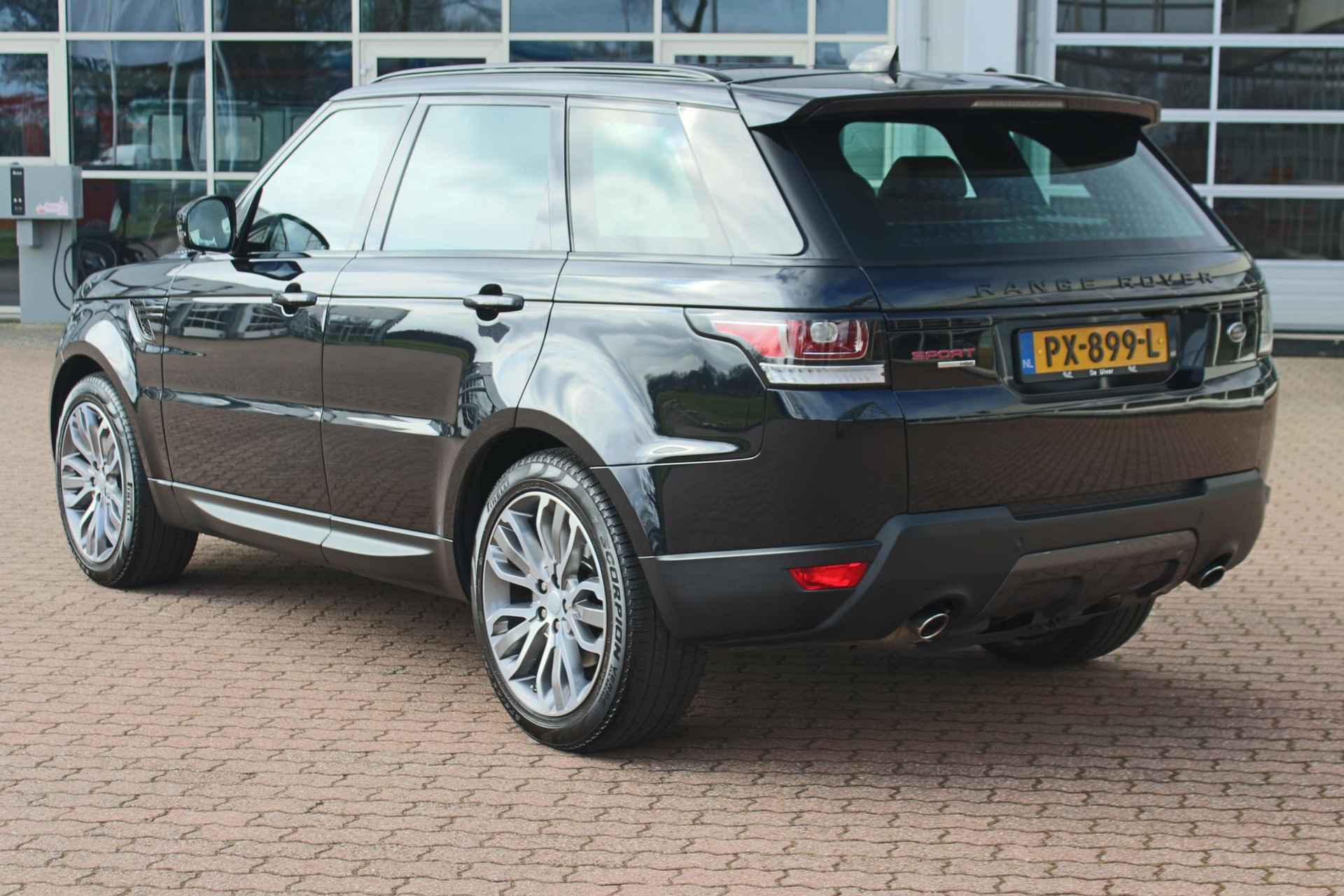 LAND ROVER Range Rover Sport 3.0 TDV6 258pk HSE Dynamic / InControl Touch Pro / NW €122.500 - 14/73