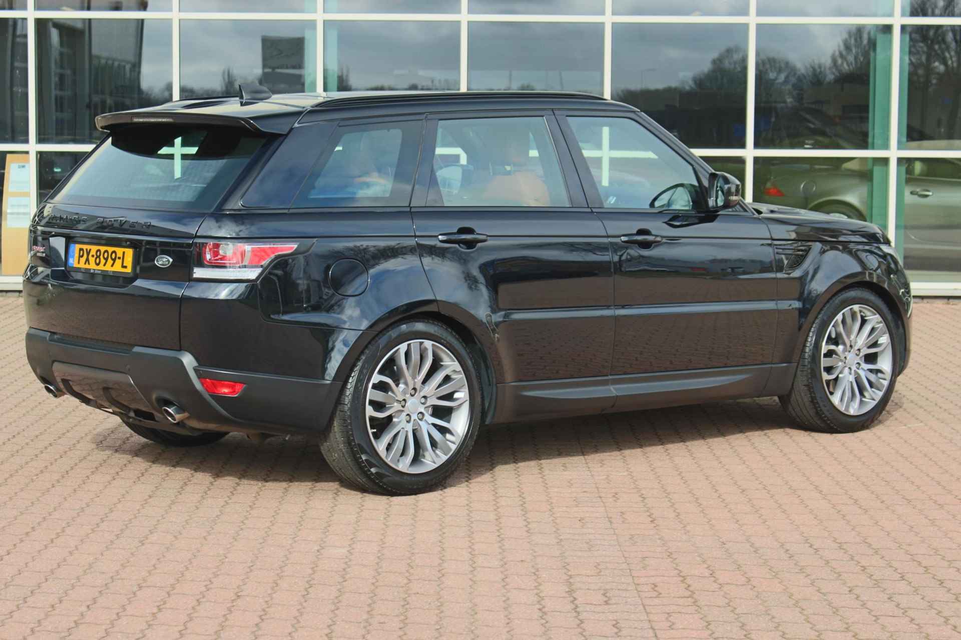 LAND ROVER Range Rover Sport 3.0 TDV6 258pk HSE Dynamic / InControl Touch Pro / NW €122.500 - 15/73