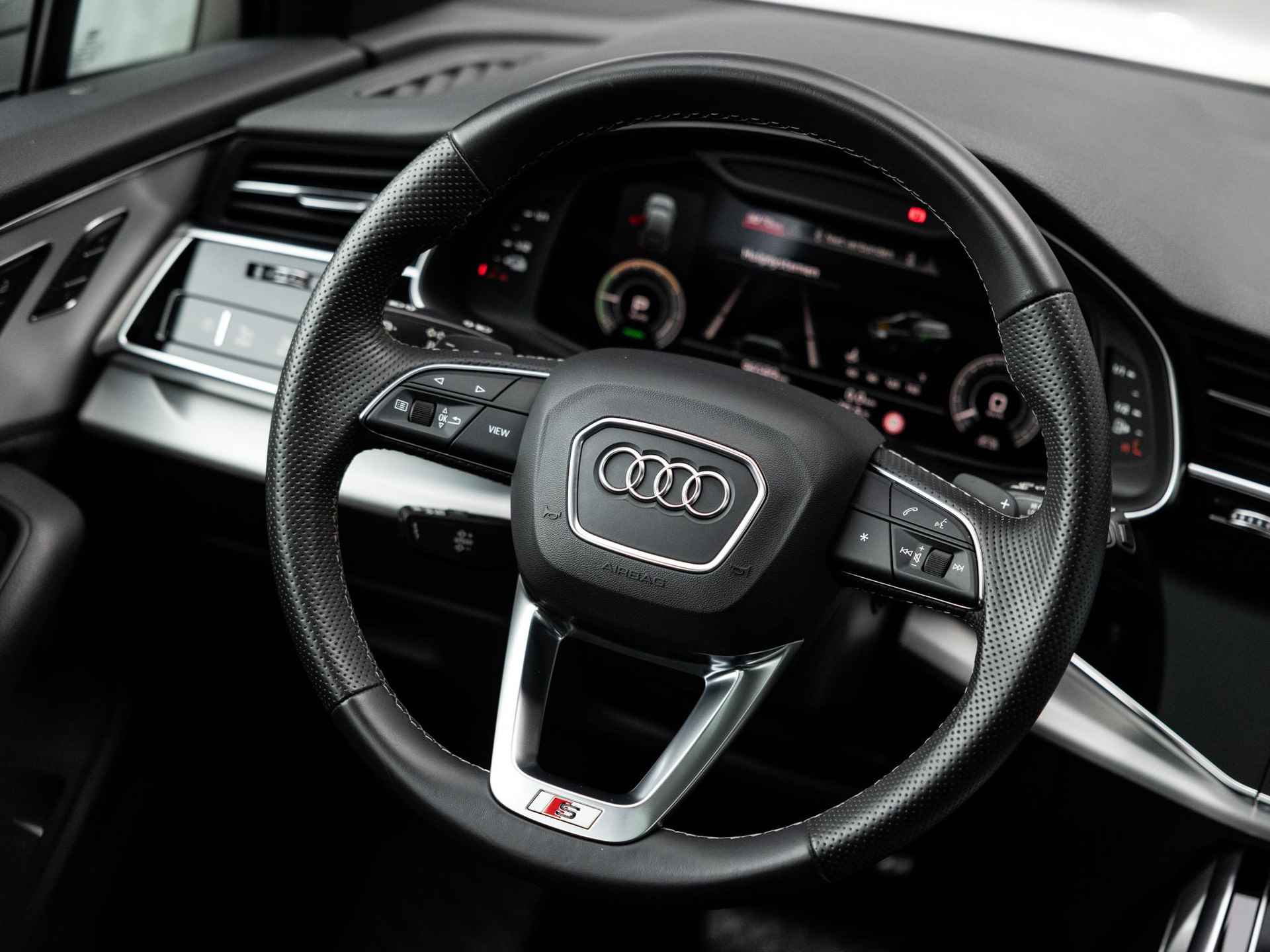 Audi Q7 55 TFSI e quattro S Edition | BTW | PANORAMADAK | APPLE CARPLAY | MEMORY | CAMERA | 22” VELGEN | TREKHAAK | - 18/54