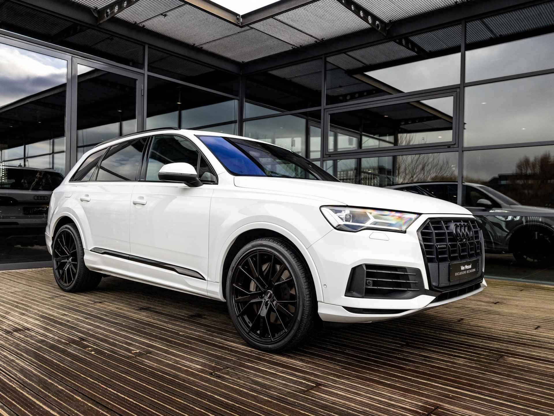 Audi Q7 55 TFSI e quattro S Edition | BTW | PANORAMADAK | APPLE CARPLAY | MEMORY | CAMERA | 22” VELGEN | TREKHAAK | - 4/49