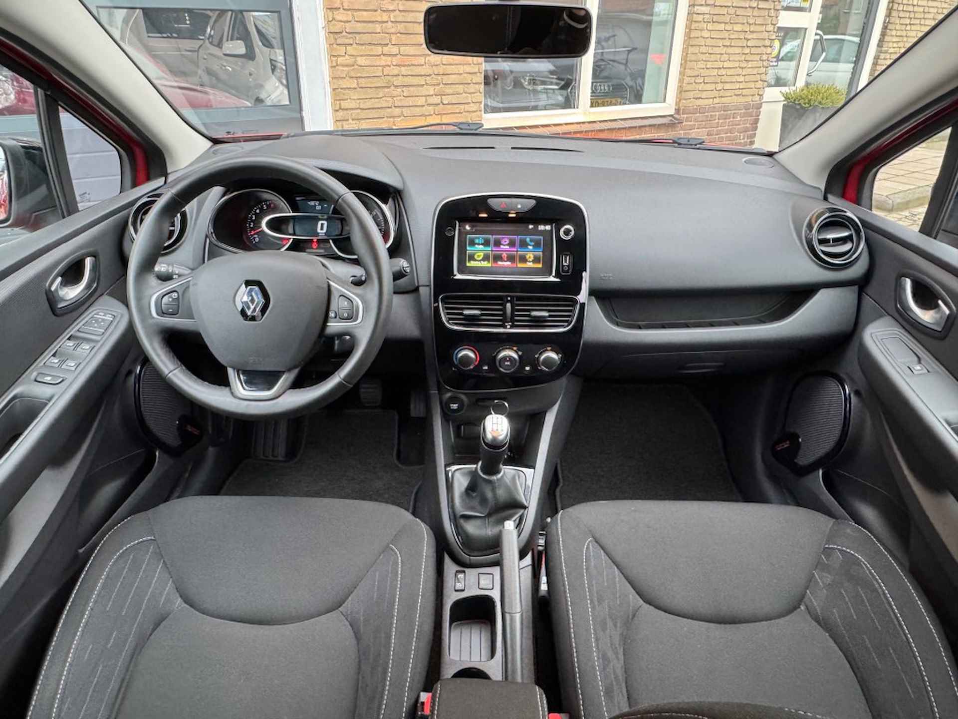 RENAULT Clio ESTATE TCe 90 LIMITED CARPLAY/TREKHAAK/NL-AUTO/1E EIG./43.000KM! - 27/43