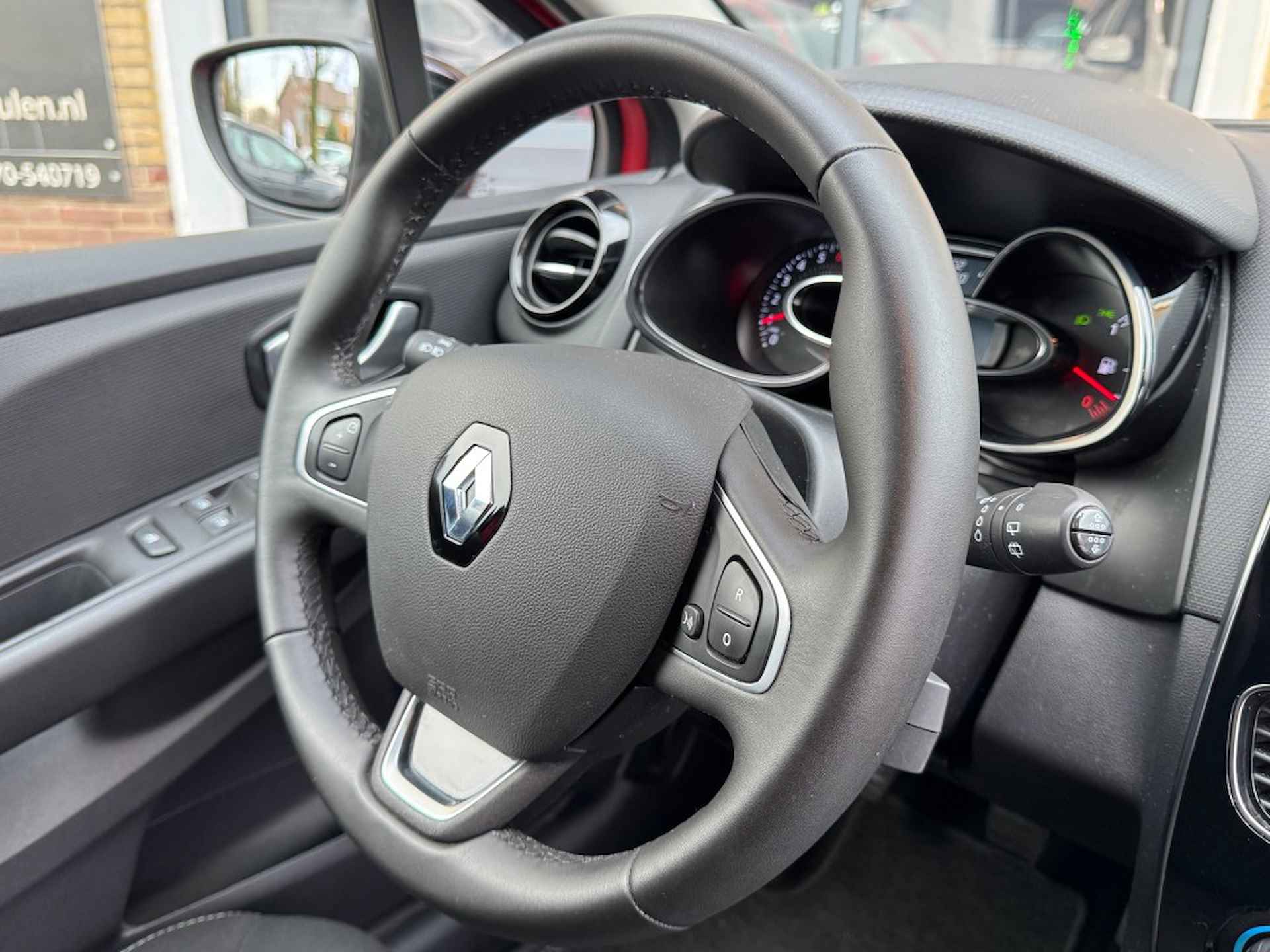 RENAULT Clio ESTATE TCe 90 LIMITED CARPLAY/TREKHAAK/NL-AUTO/1E EIG./43.000KM! - 33/43