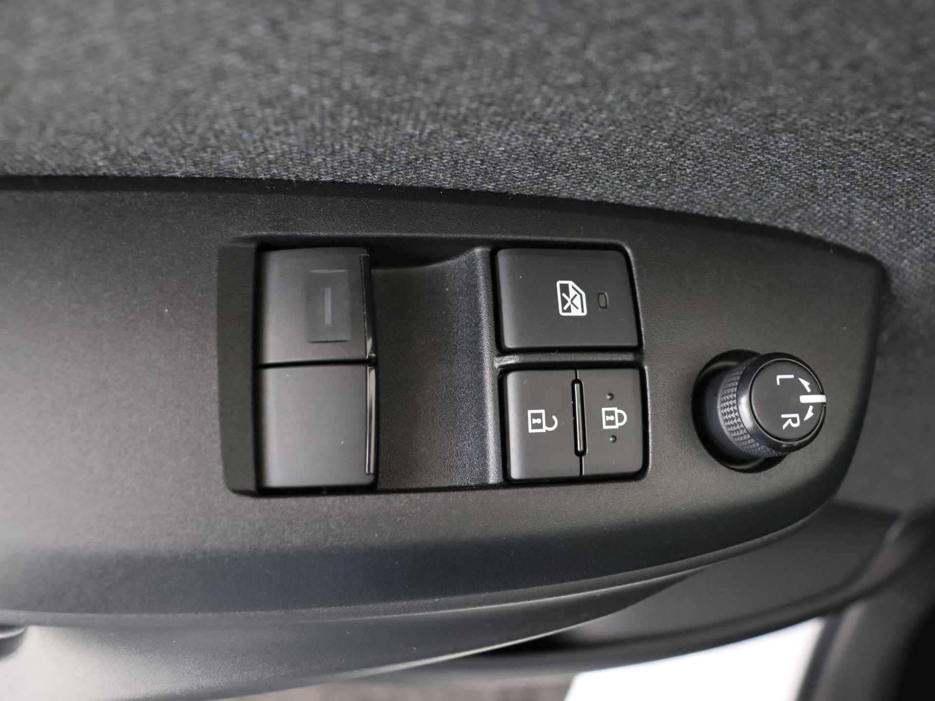 Toyota Yaris 1.5 Hybrid Active | Apple Carplay/Android Auto | Climate Control | Cruise Control Adaptief | 1e Eigenaar | Armsteun | - 29/37