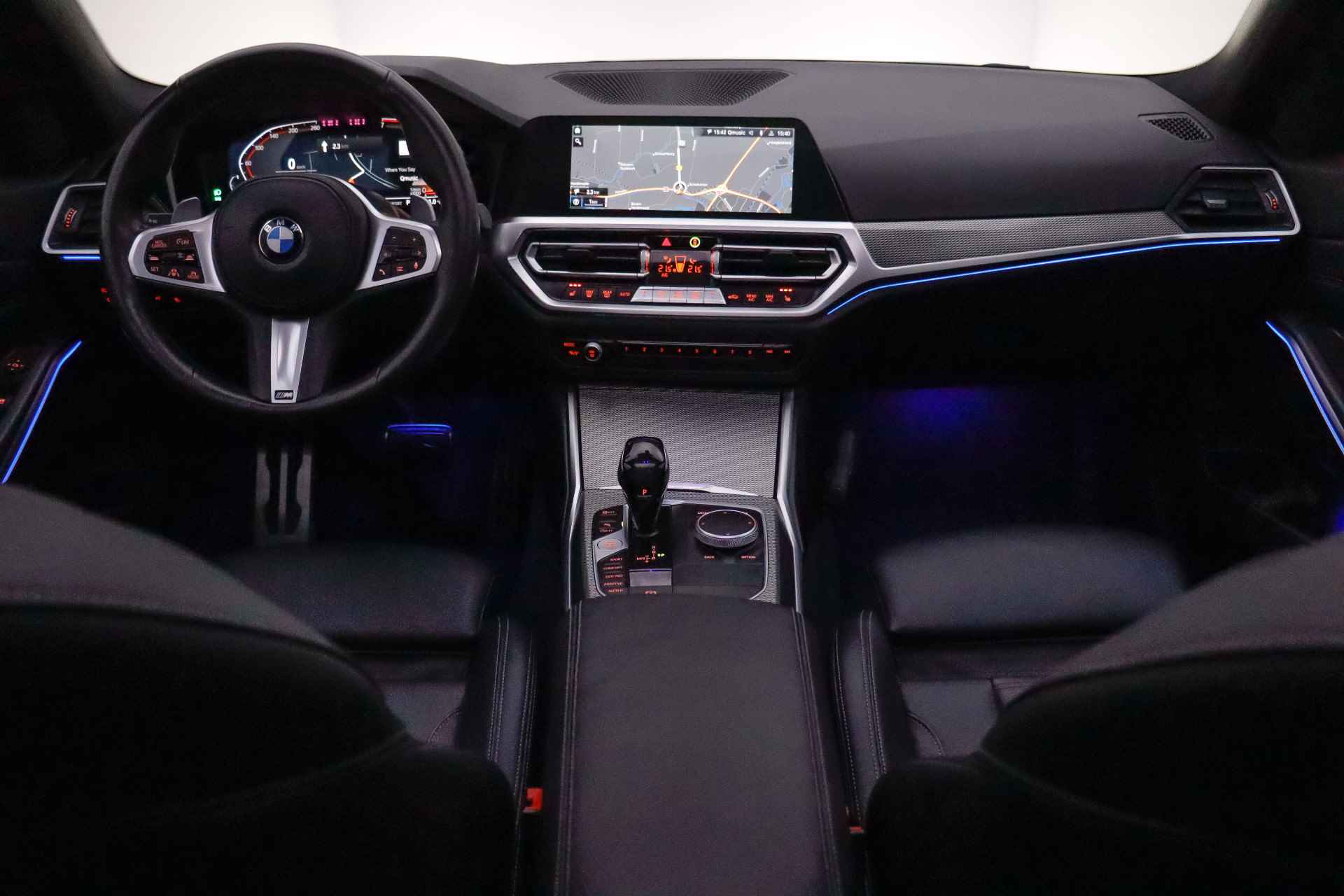 BMW 3-serie 330iA M-SPORT High Executive SCHUIFDAK/LASER LED/HEAD UP/CAMERA/ACC/LEDER/NAVI/20''LMV/ELEK TREKHAAK/BLINDSPOT - 20/35