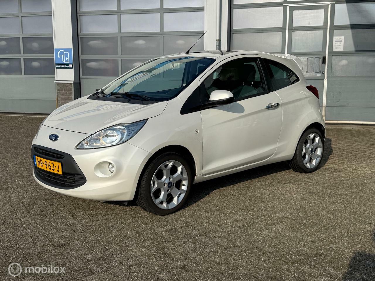 FORD KA 1.2 TITANIUM PANORAMADAK 12 MND BOVAG RIJKLAAR PRIJS