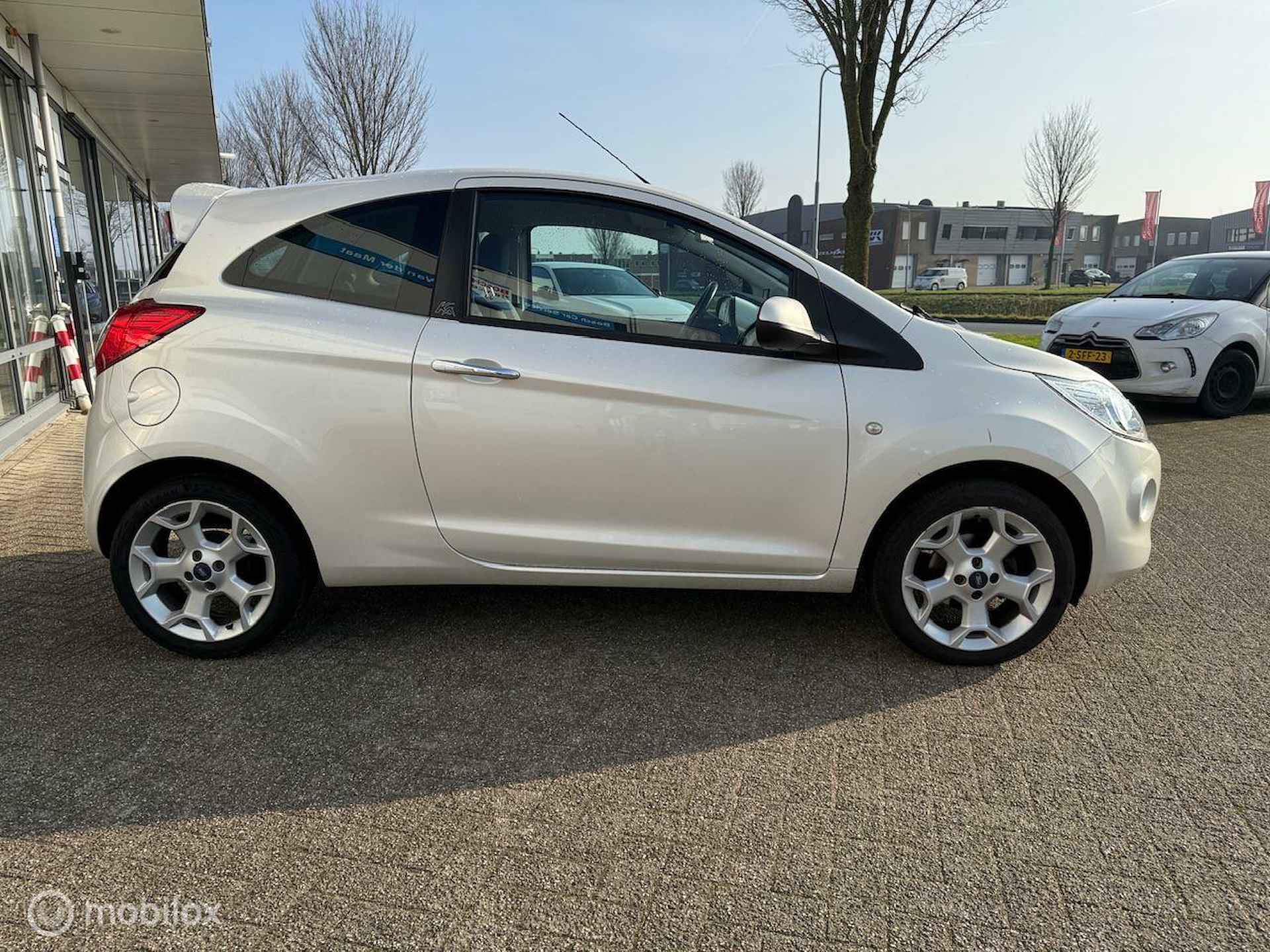 FORD KA 1.2 TITANIUM PANORAMADAK 12 MND BOVAG RIJKLAAR PRIJS - 4/20