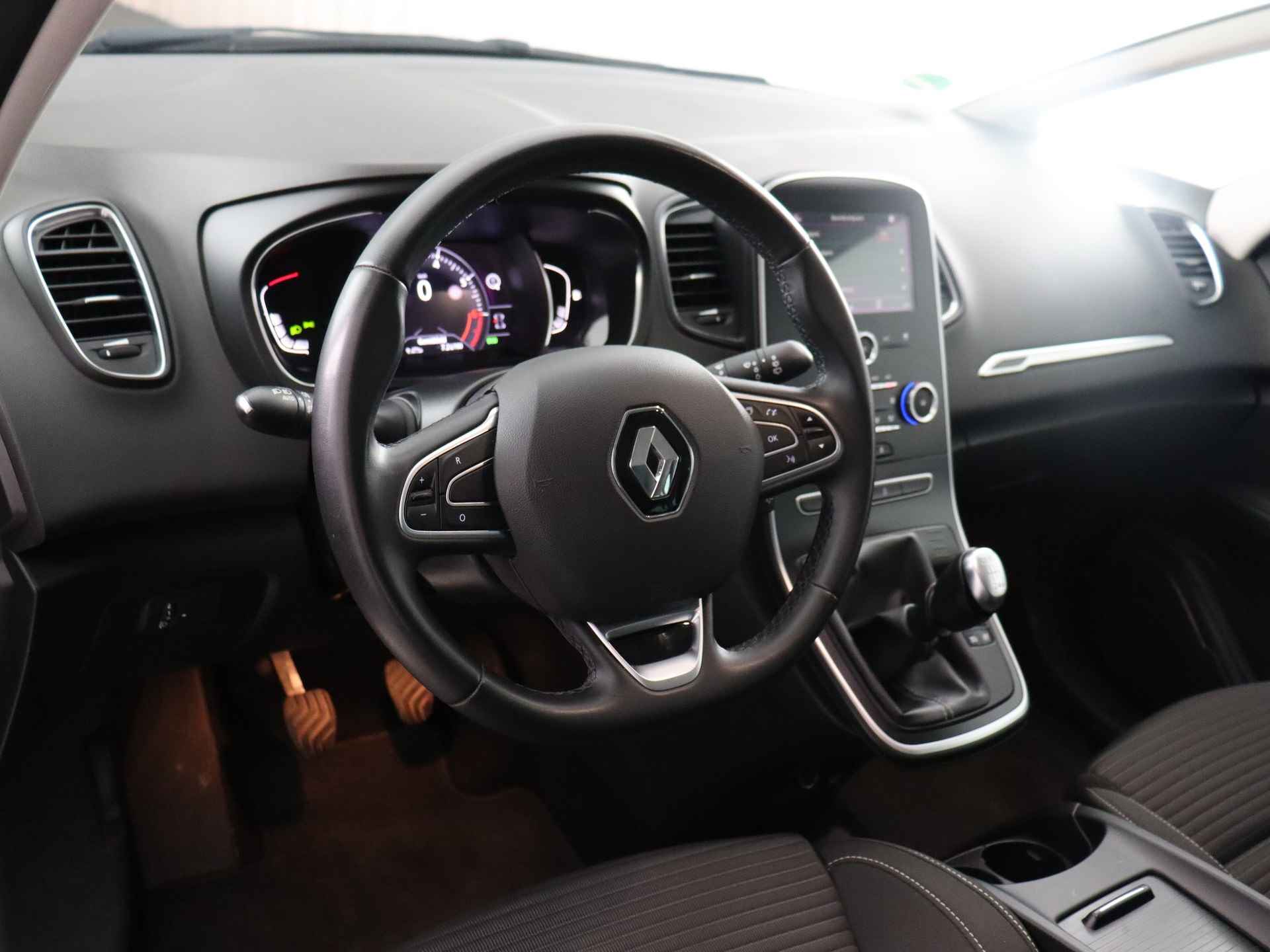 Renault Grand Scénic 1.3 TCe Business Zen 7p. (Carplay / Navi / PDC / Cruise / Lane Assist) - 3/51