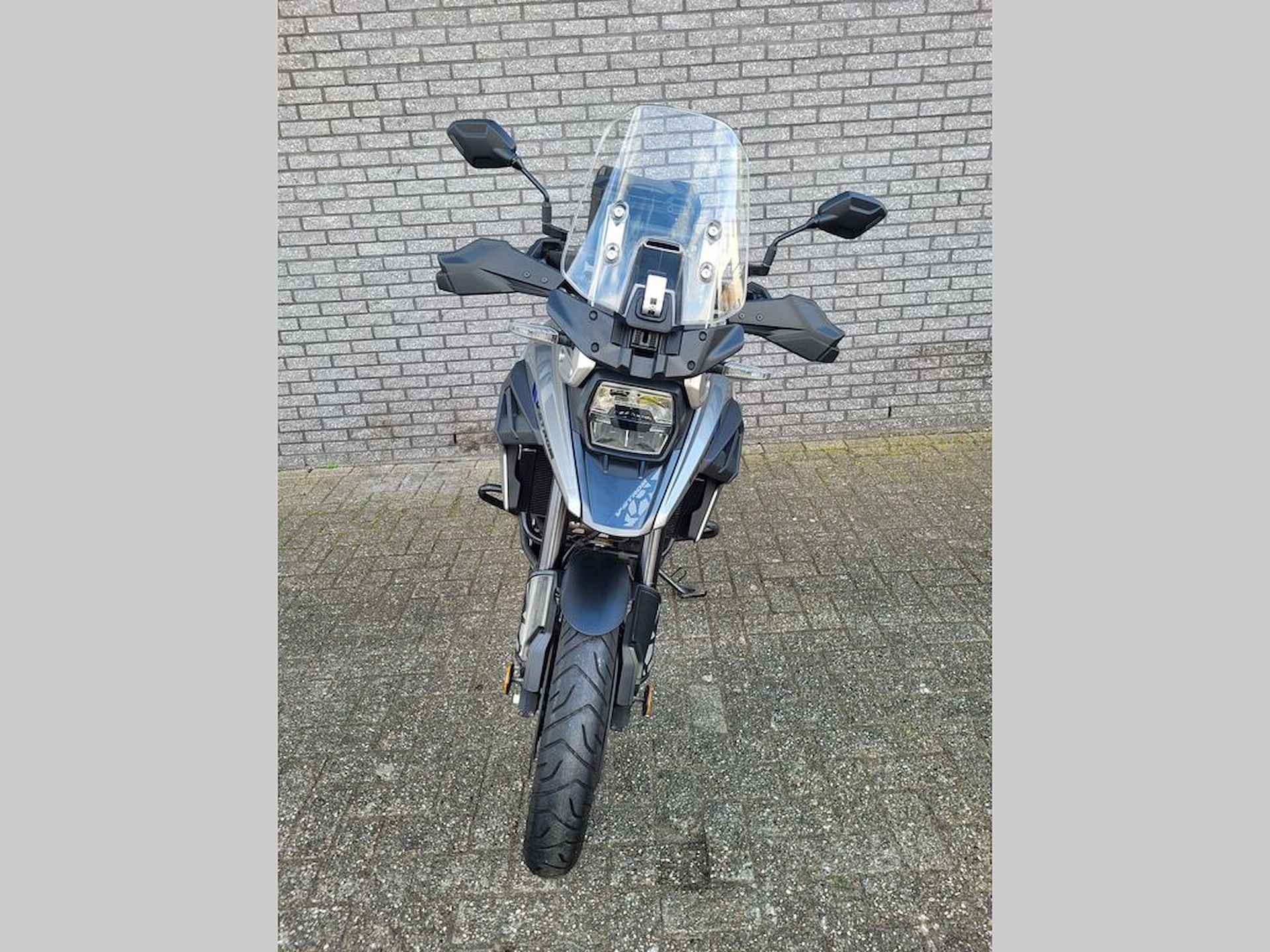 Suzuki V-STROM 1050/A - 2/6