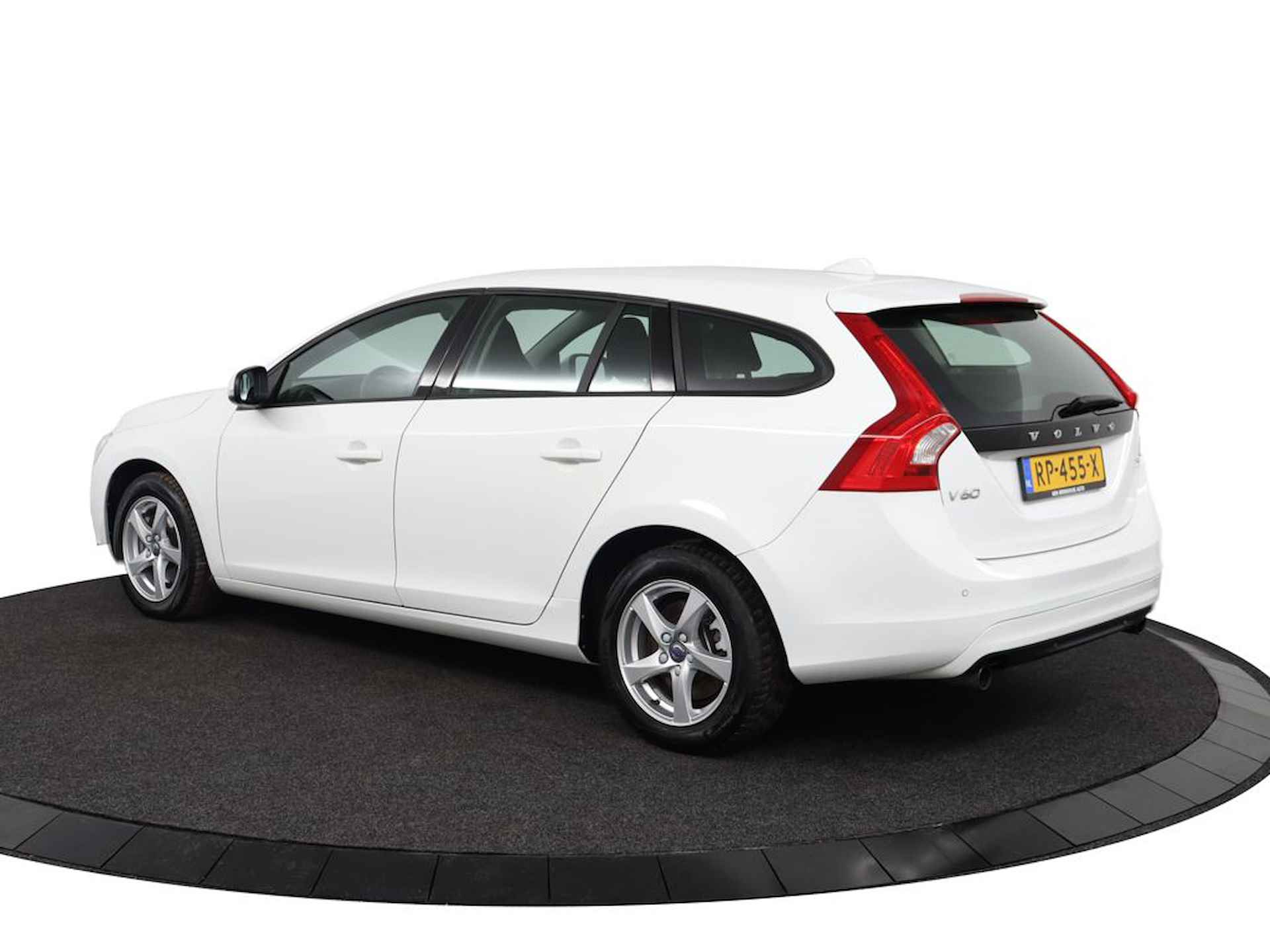 Volvo V60 T2 Automaat Polar | Navigatie | Cruise Control | Climate Control | Bluetooth | Parkeersensoren - 11/46