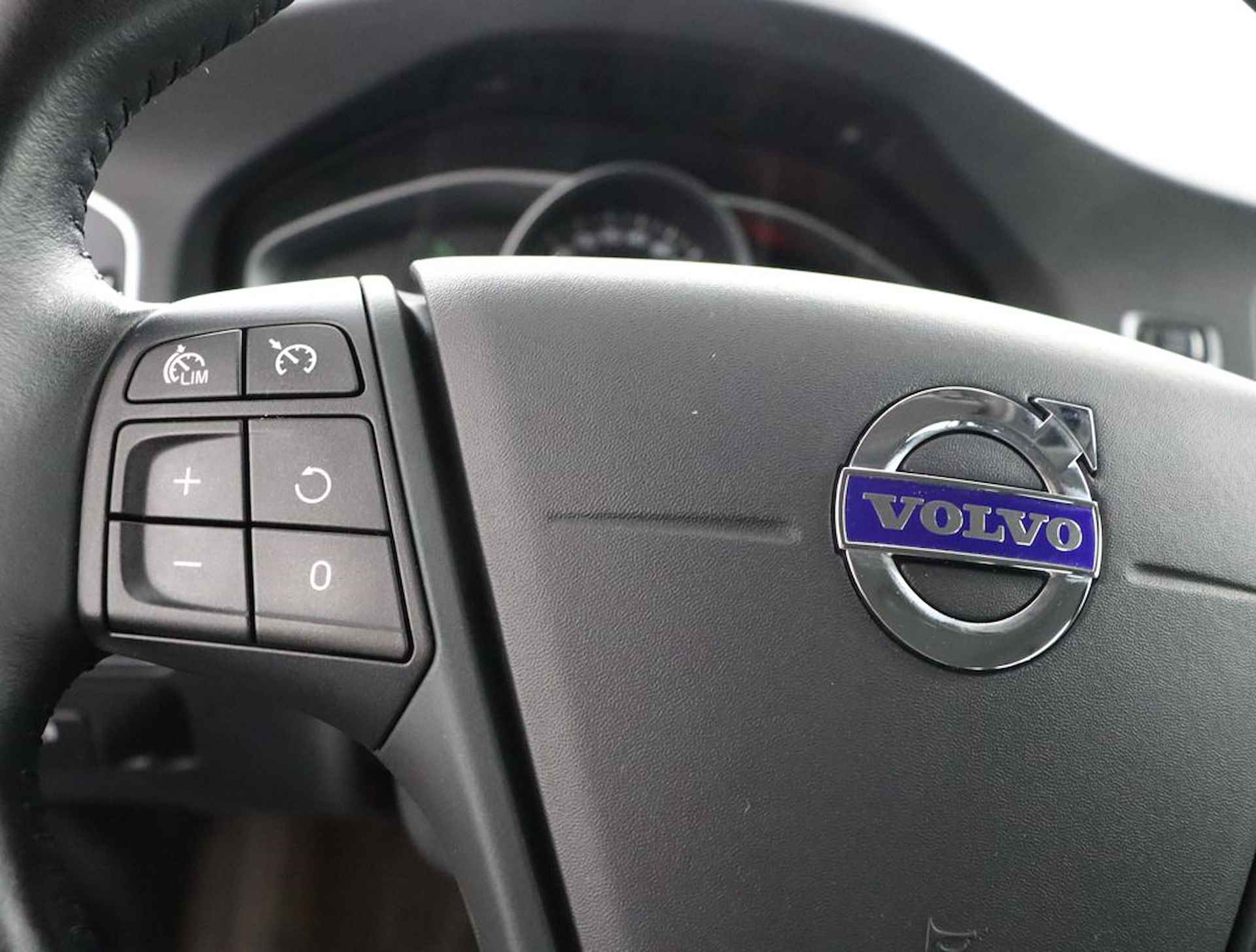 Volvo V60 T2 Automaat Polar | Navigatie | Cruise Control | Climate Control | Bluetooth | Parkeersensoren - 17/46