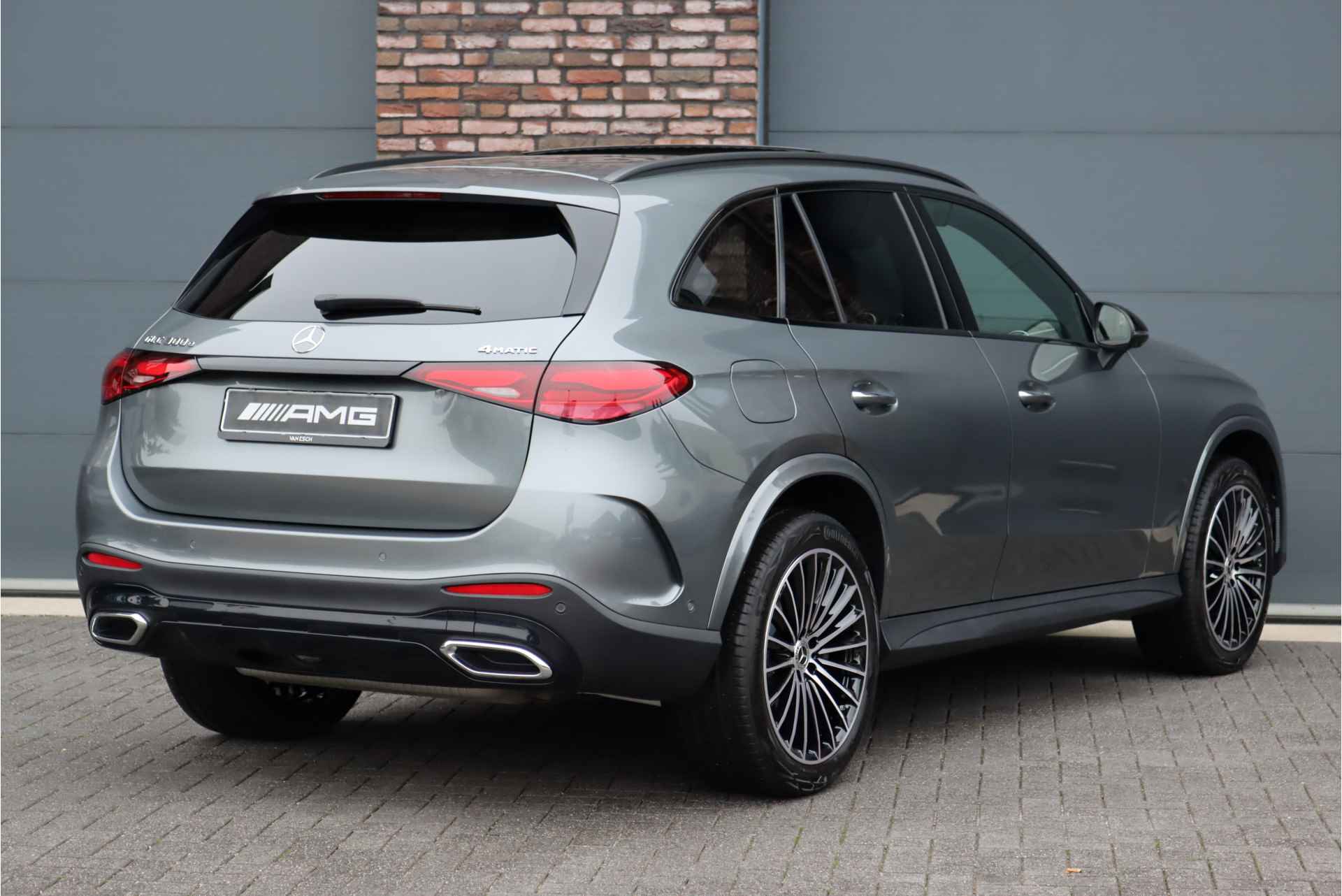 Mercedes-Benz GLC 300e 4MATIC AMG Line Premium Aut9 | Distronic+ | Nappa Leder | Panoramadak | Digital Light | Keyless Go | Trekhaak | Memory | Verwarmd Stuurwiel | Rijassistentiepakket+ | - 8/51