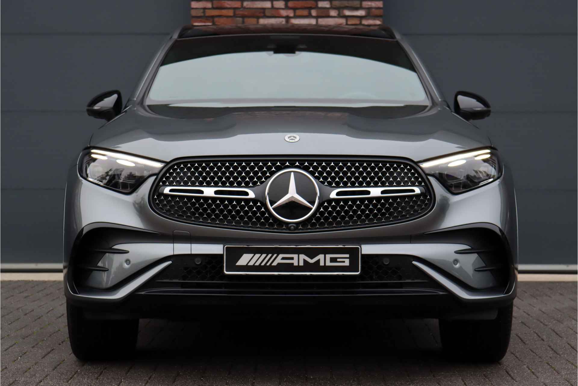 Mercedes-Benz GLC 300e 4MATIC AMG Line Premium Aut9 | Distronic+ | Nappa Leder | Panoramadak | Digital Light | Keyless Go | Trekhaak | Memory | Verwarmd Stuurwiel | Rijassistentiepakket+ | - 14/51