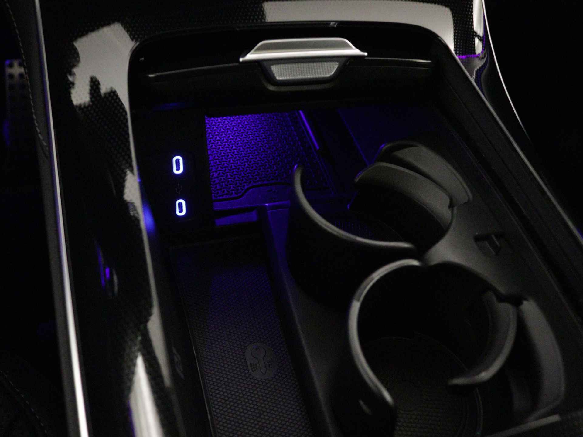 Mercedes-Benz EQE SUV 350+ Sport Edition 96 kWh | Trekhaak | Nightpakket | Memorypakket | KEYLESS GO-comfortpakket | Parkeerpakket met 360°-camera | Premium pakket | DIGITAL LIGHT | Burmester® 3D-surround sound system | USB-pakket plus | - 9/38