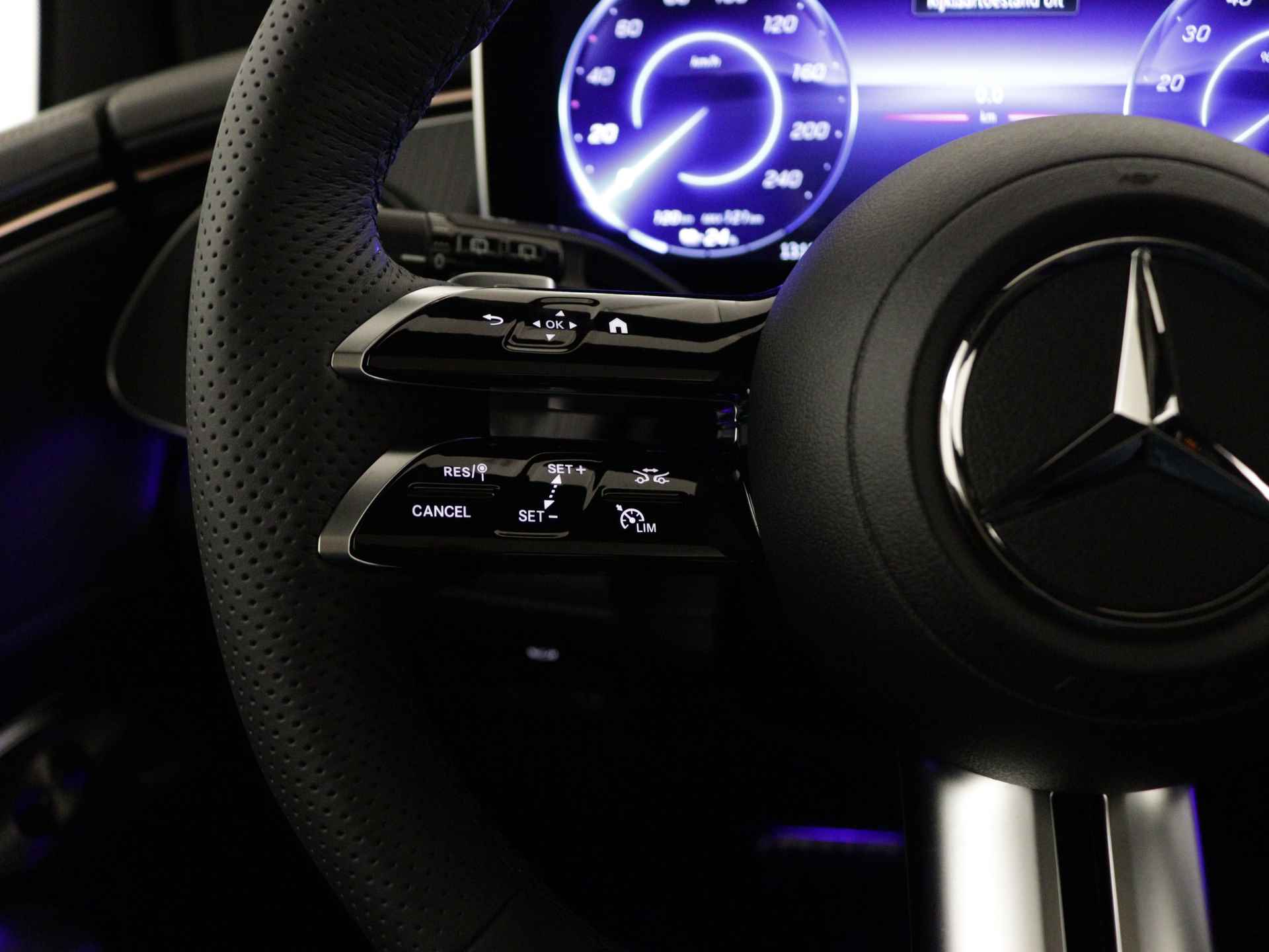 Mercedes-Benz EQE SUV 350+ Sport Edition 96 kWh | Trekhaak | Nightpakket | Memorypakket | KEYLESS GO-comfortpakket | Parkeerpakket met 360°-camera | Premium pakket | DIGITAL LIGHT | Burmester® 3D-surround sound system | USB-pakket plus | - 17/38