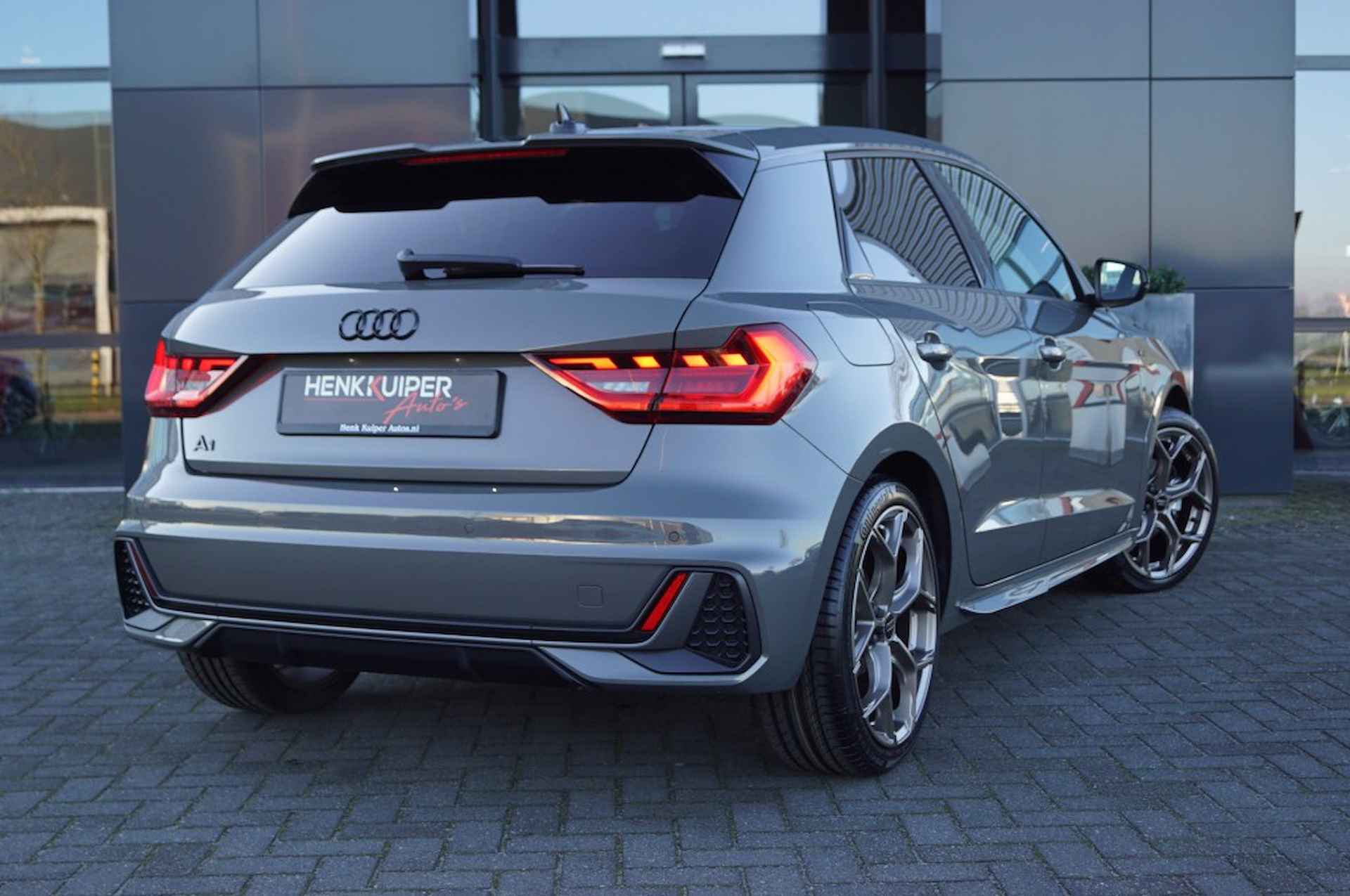 AUDI A1 SPORTBACK 30 TFSI S-tronic / S-line /18 Inch LM / Navi - 9/47