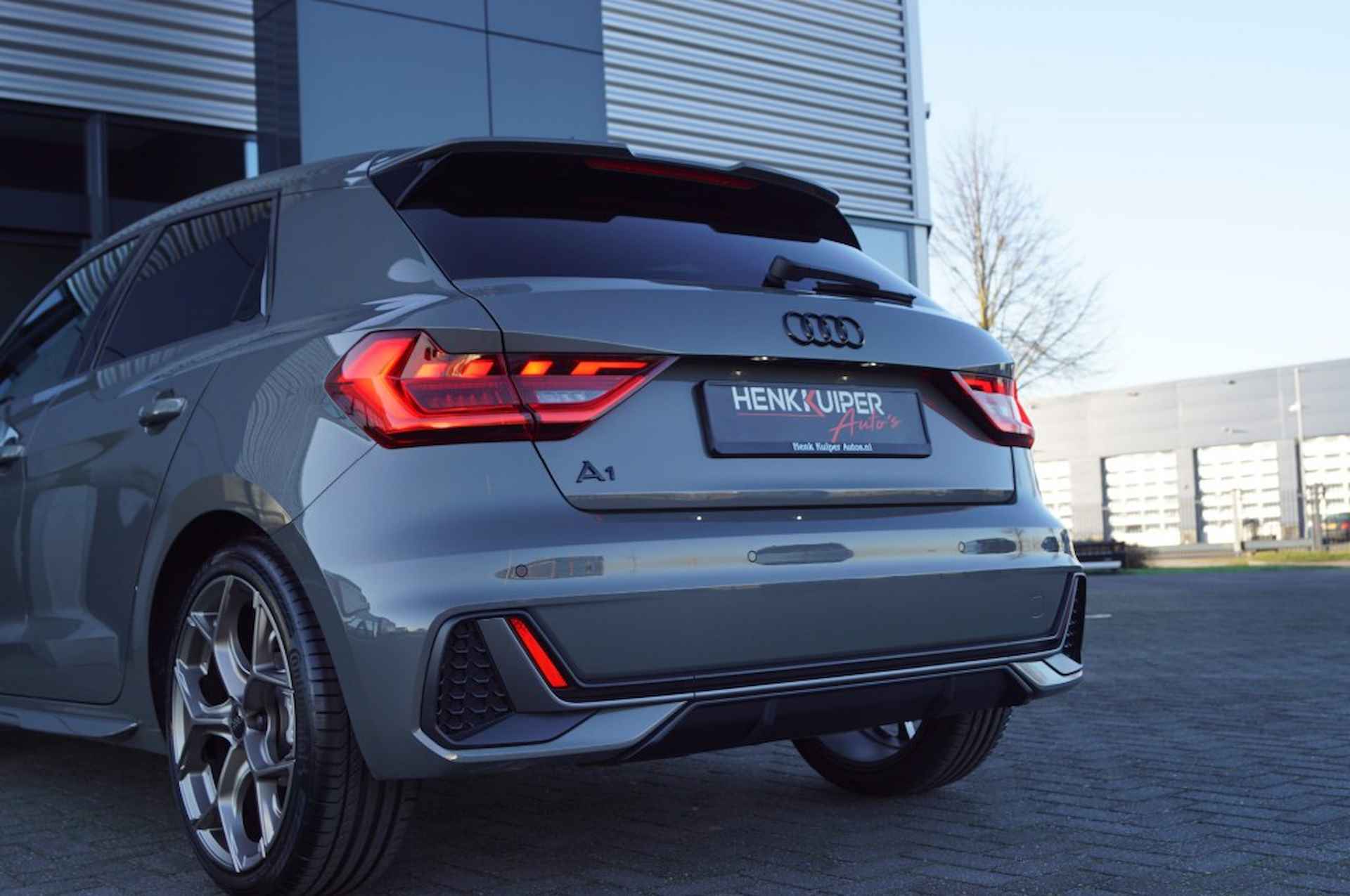 AUDI A1 SPORTBACK 30 TFSI S-tronic / S-line /18 Inch LM / Navi - 31/47