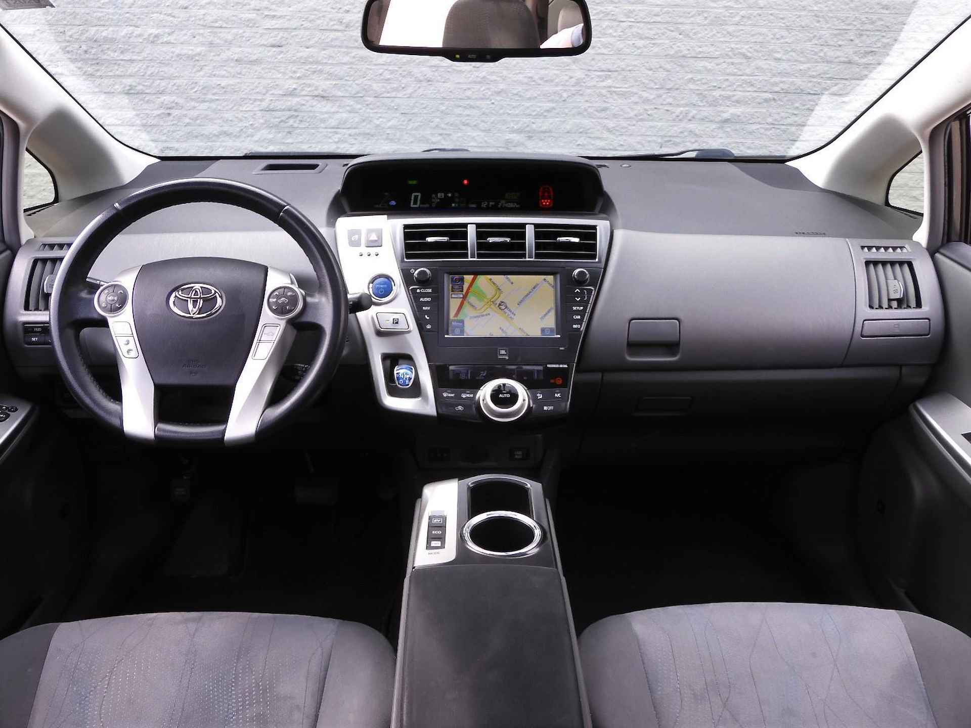 Toyota Prius WAGON HYBRID DYNAMIC/ JBL AUDIO/ TREKHAAK / ADAPTIVE CRUISE/ KEYLESS - 4/26