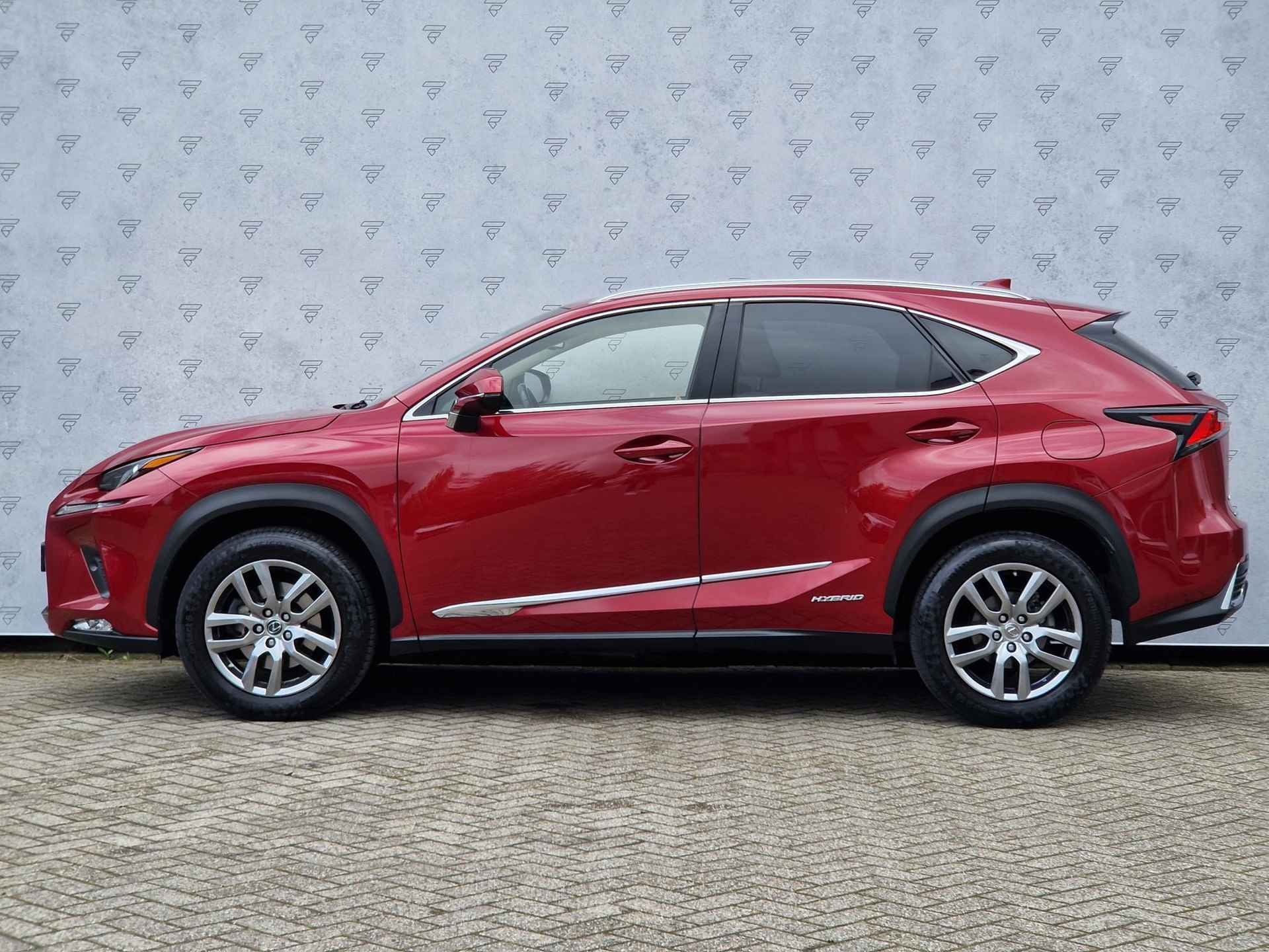 Lexus NX 300h AWD Luxury Line | Camera | Navi | Clima | Stoelverwarming | LED | PDC | Cruise | - 2/31