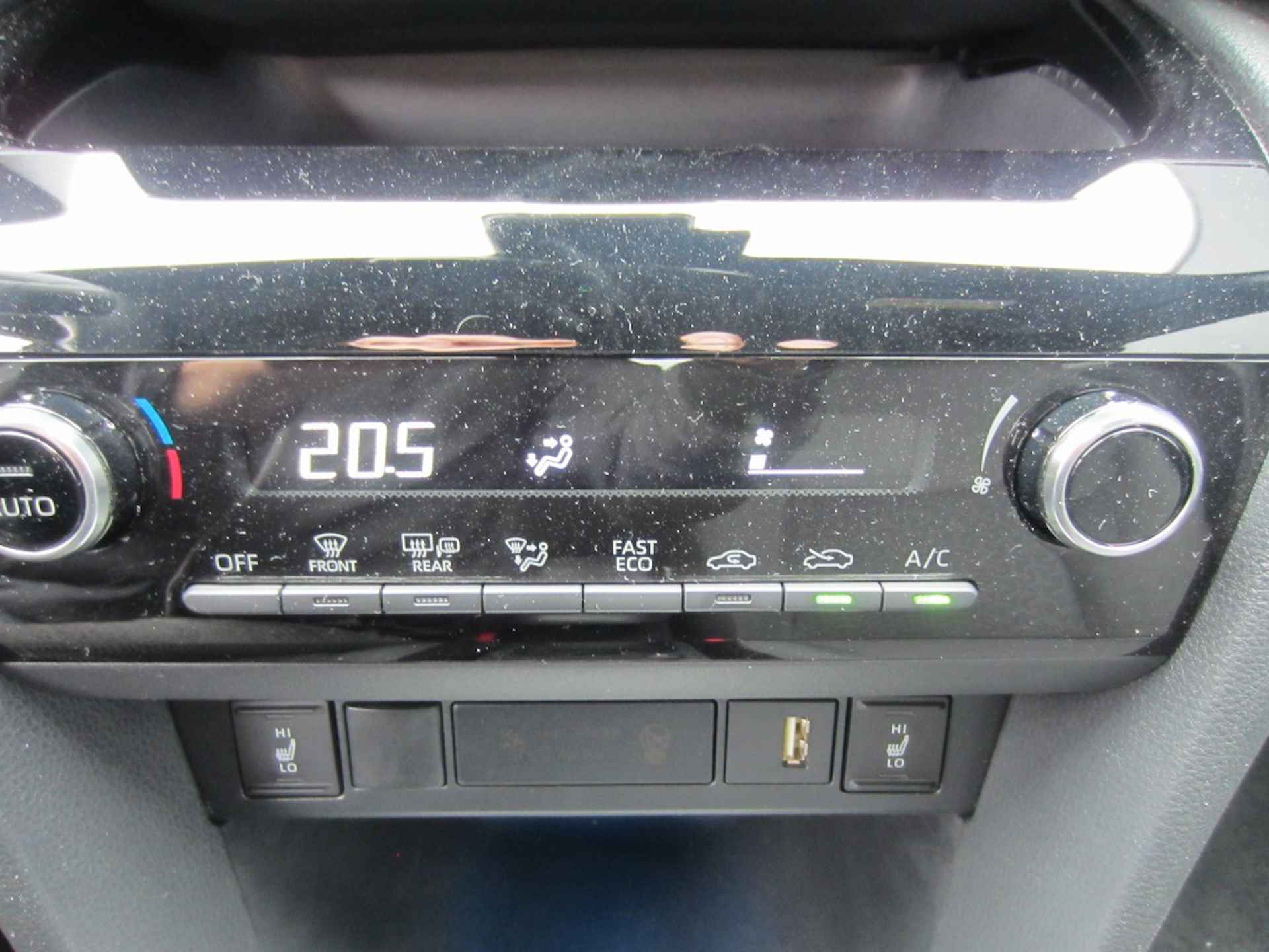 Toyota Yaris Cross 1.5 Hybrid Dynamic Navi PDC Camera Stoelverwarming - 10/20