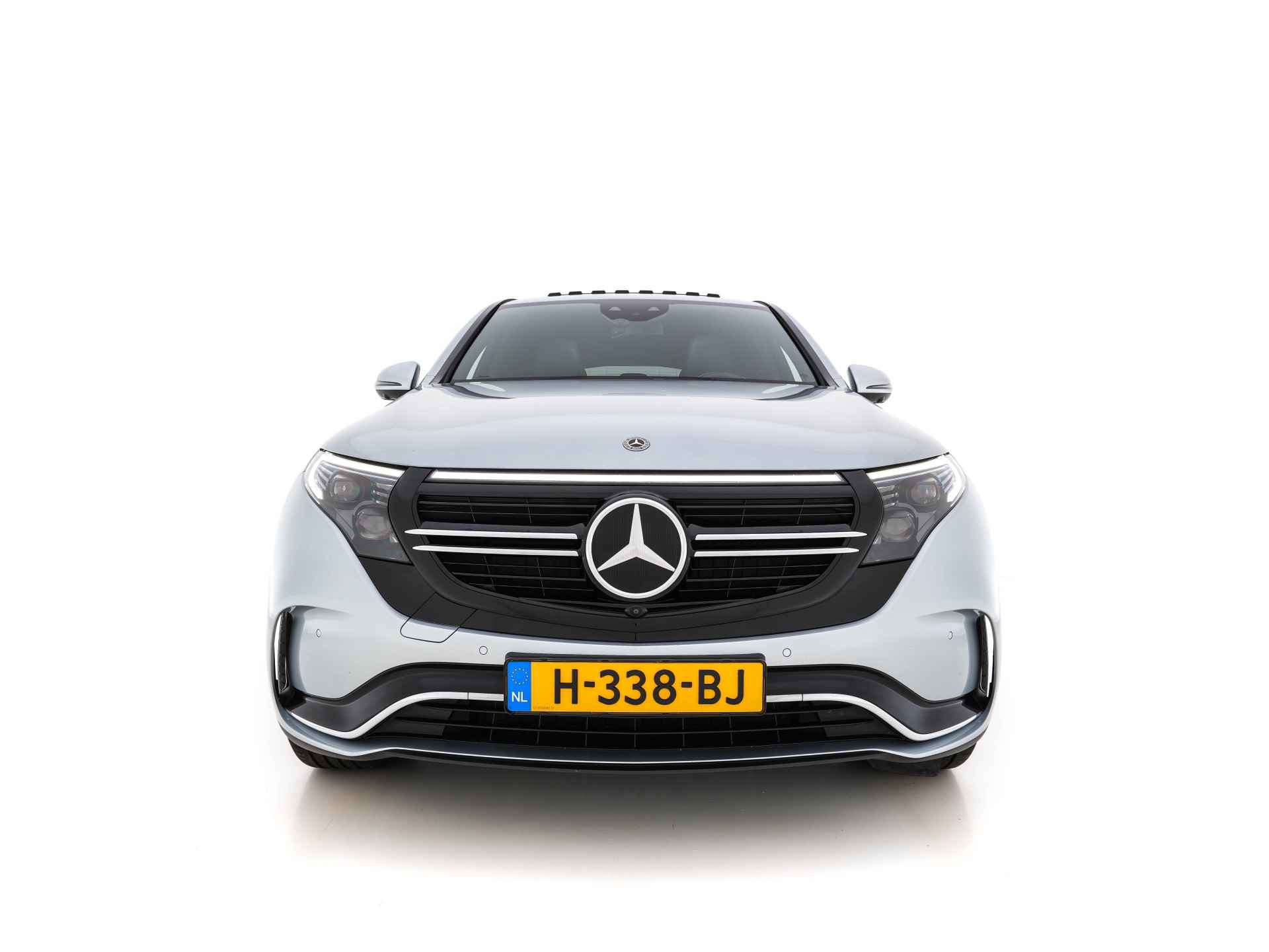 Mercedes-Benz EQC 400 4MATIC Premium Plus 80 kWh [ 3-FASE ] (INCL-BTW) *PANO | WIDE-SCREEN-DIGI-COCKPIT | HEAD-UP | DISTRONIC-PLUS | MULTI-BEAM | BURMESTER-SOUND | MEMORY-PACK | SURROUND-VIEW | KEYLESS | ARTICO-FULL-LEATHER | SPORT-SEATS | DAB+ | 20'' - 2/43