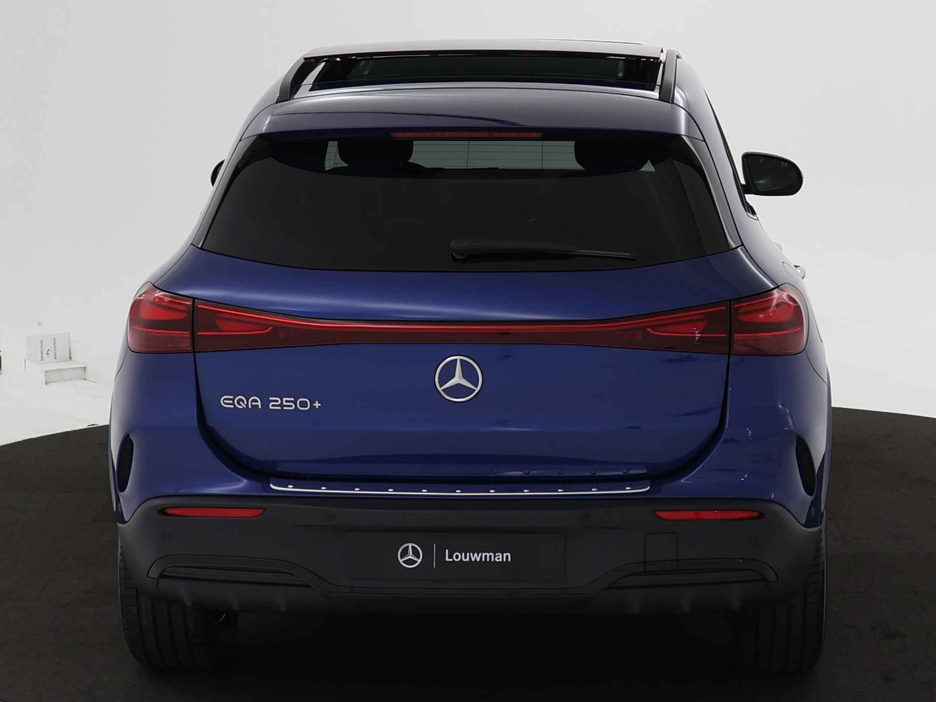 Mercedes-Benz EQA 250+ AMG Line 71 kWh | Nightpakket | Winter pakket |  GUARD 360° Voertuigbescherming Plus | Premium pakket | Extra USB-poorten | KEYLESS-GO comfort pakket | Parkeerpakket met 360°-camera | - 24/40