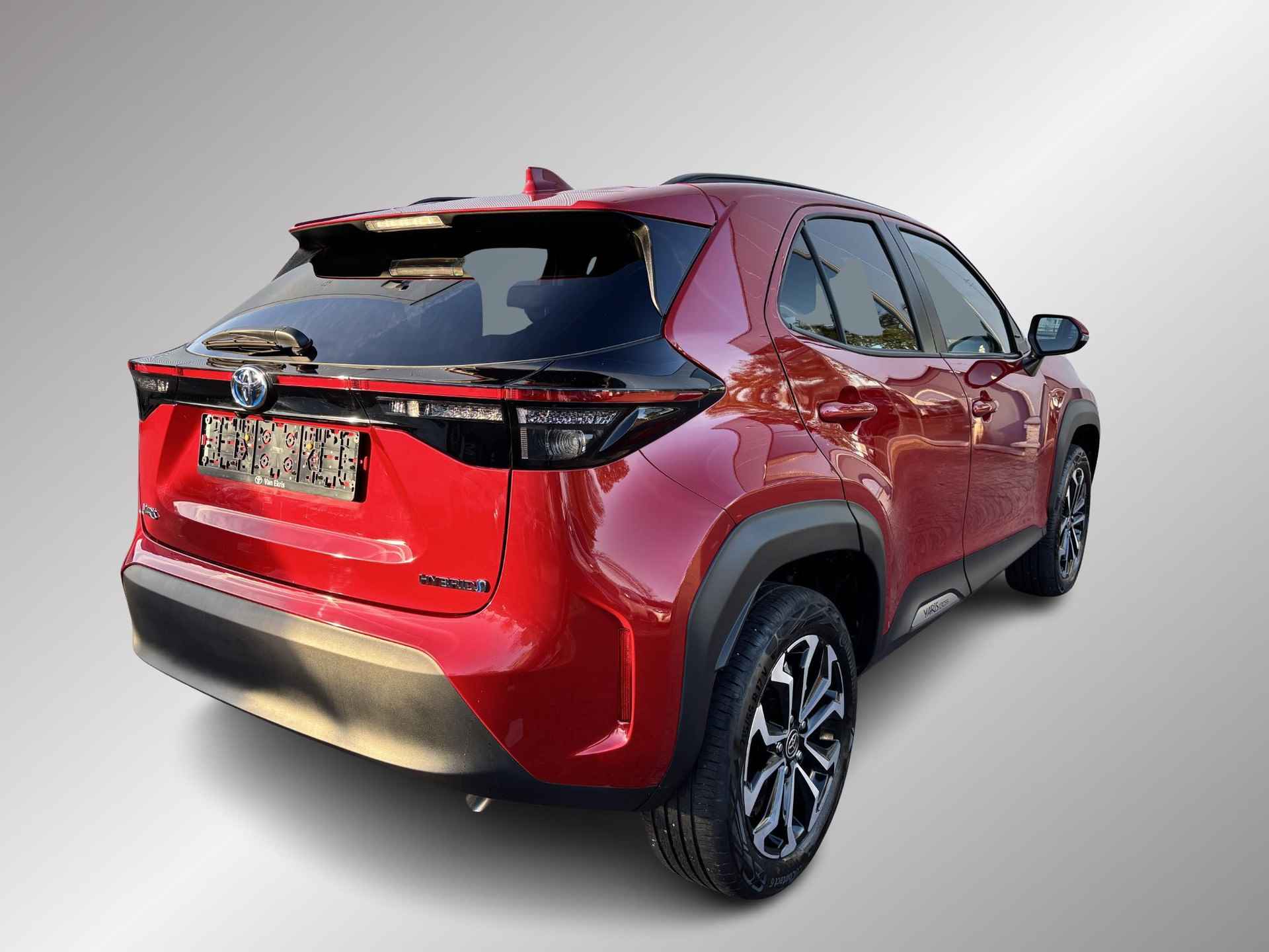 Toyota Yaris Cross 1.5 Hybrid 115 Dynamic Limited Stuurverwarming,Stoelverwarming,Apple Carplay / Android Auto,Dakrails,Camera,Smart Key! - 2/44