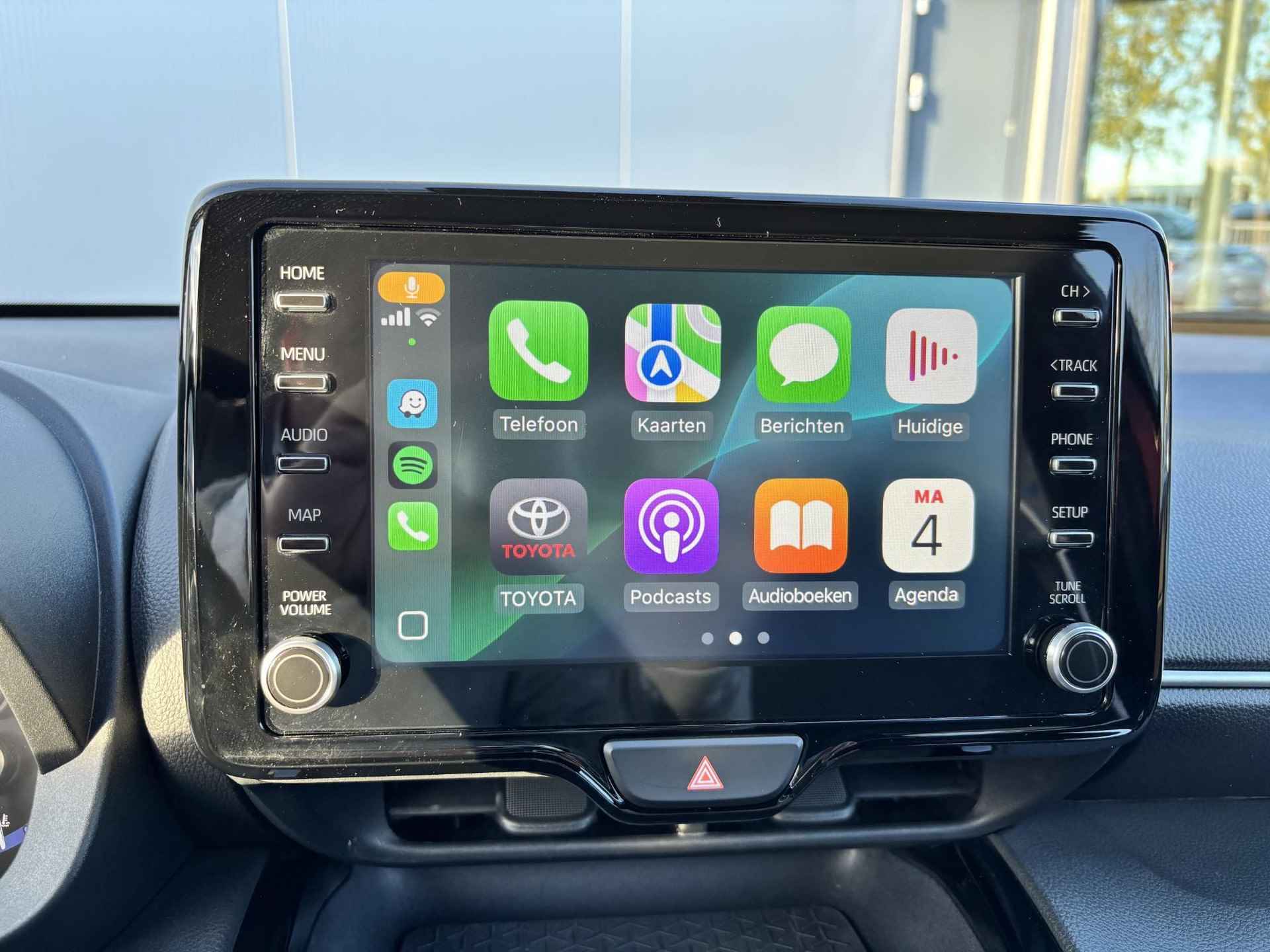 Toyota Yaris Cross 1.5 Hybrid 115 Dynamic Limited Stuurverwarming,Stoelverwarming,Apple Carplay / Android Auto,Dakrails,Camera,Smart Key! - 21/44