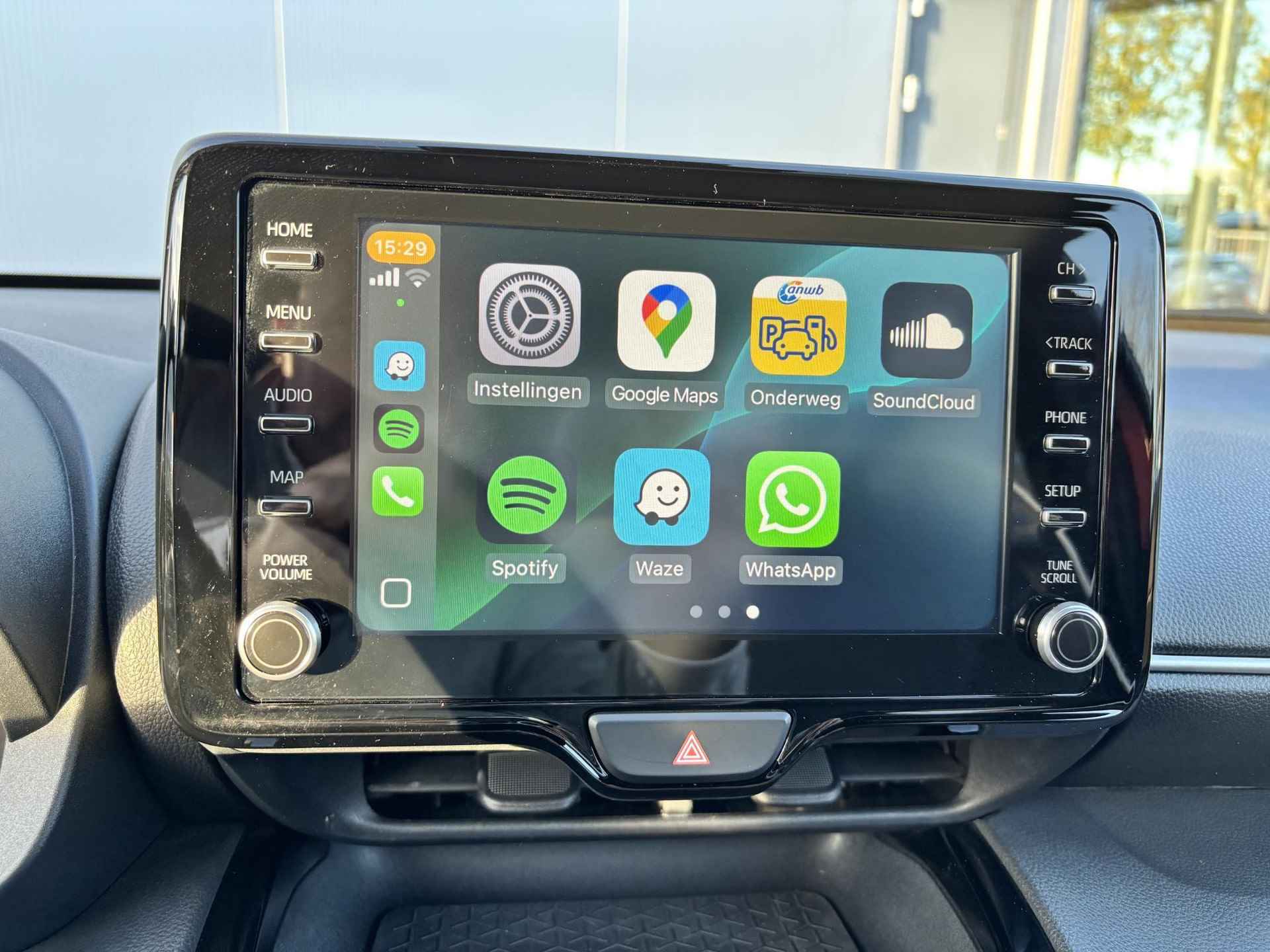 Toyota Yaris Cross 1.5 Hybrid 115 Dynamic Limited Stuurverwarming,Stoelverwarming,Apple Carplay / Android Auto,Dakrails,Camera,Smart Key! - 23/44