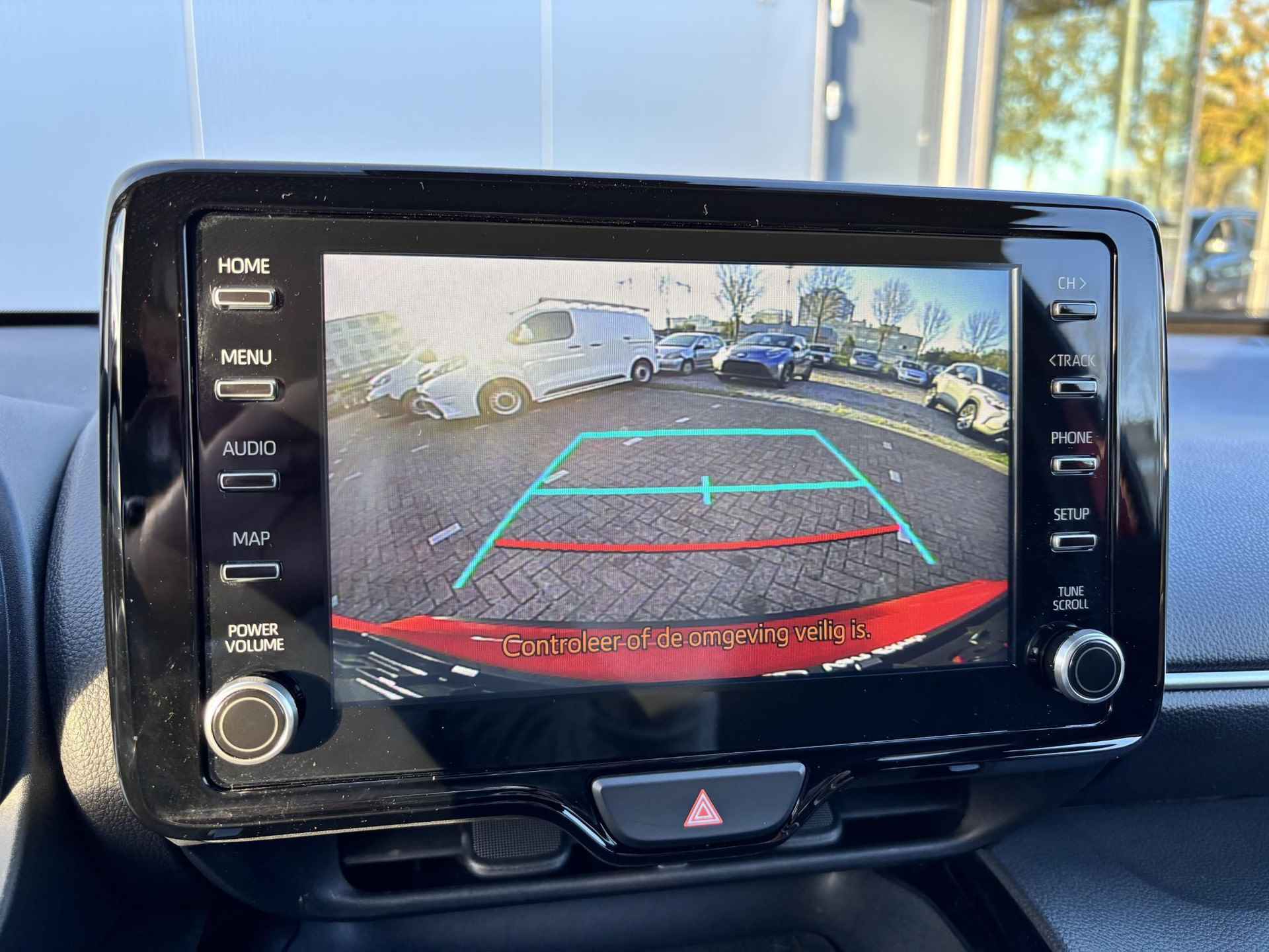 Toyota Yaris Cross 1.5 Hybrid 115 Dynamic Limited Stuurverwarming,Stoelverwarming,Apple Carplay / Android Auto,Dakrails,Camera,Smart Key! - 24/44